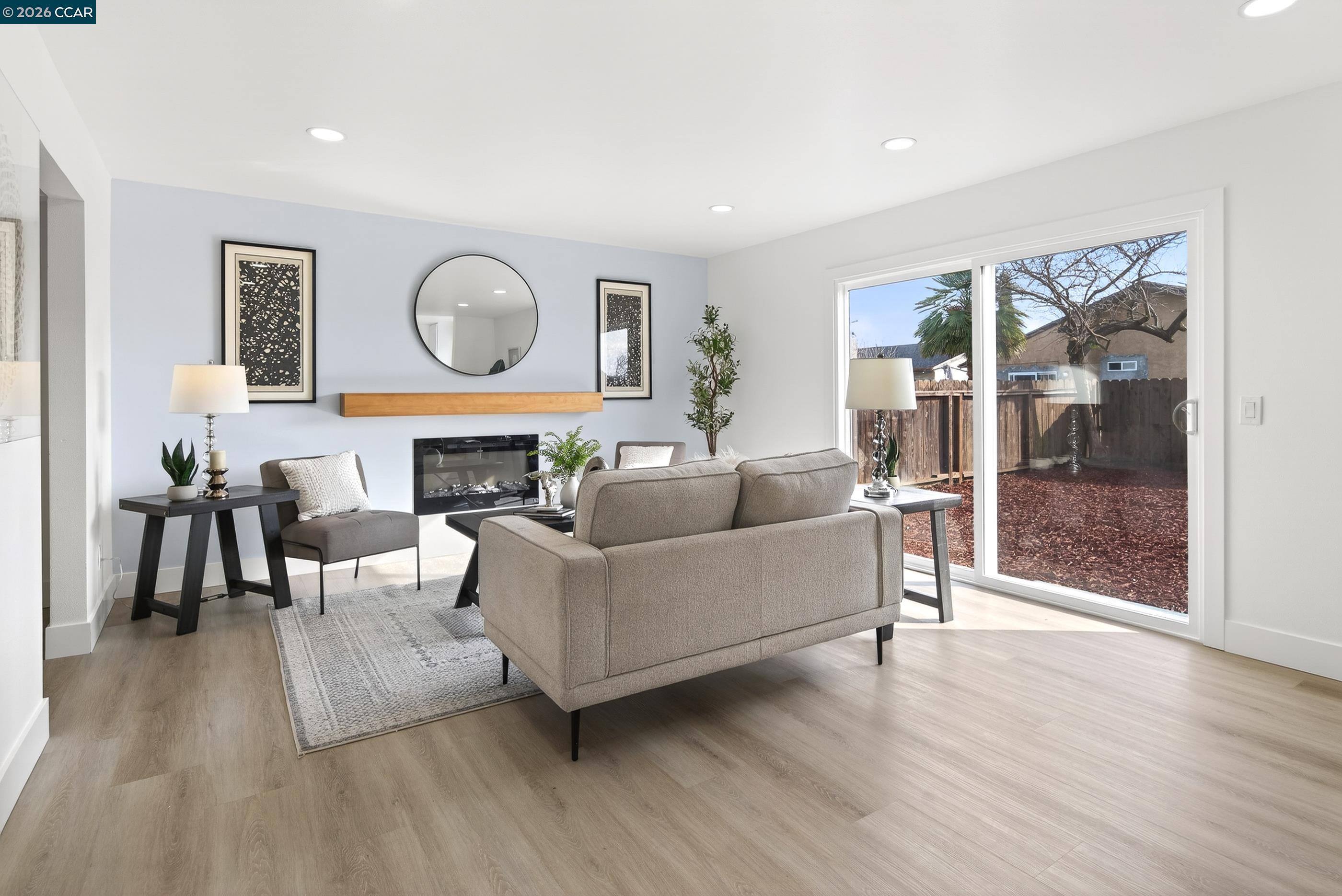 Detail Gallery Image 13 of 60 For 400 Vergel Terrace, Vallejo,  CA 94589-4403 - 5 Beds | 2/1 Baths