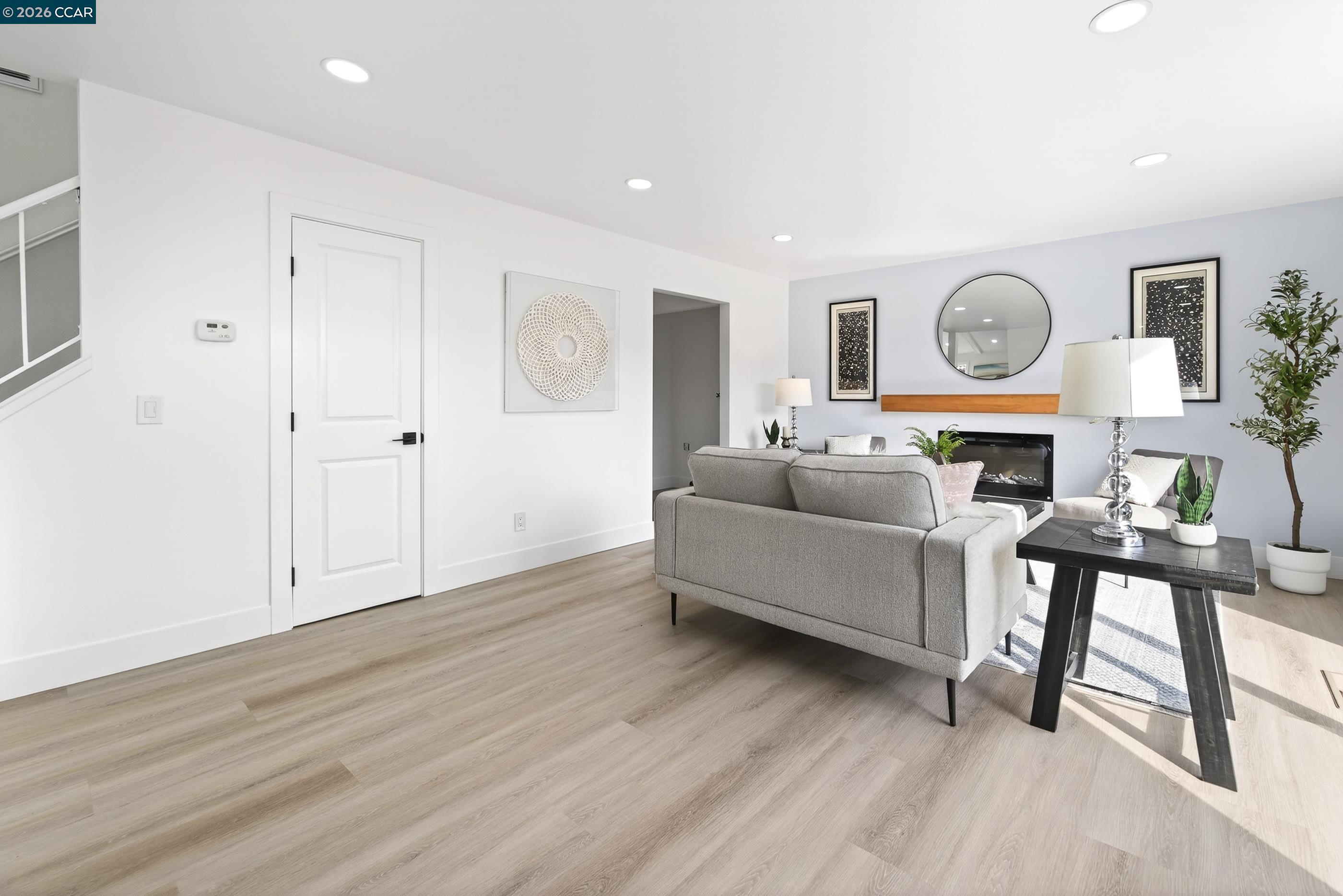 Detail Gallery Image 14 of 60 For 400 Vergel Terrace, Vallejo,  CA 94589-4403 - 5 Beds | 2/1 Baths