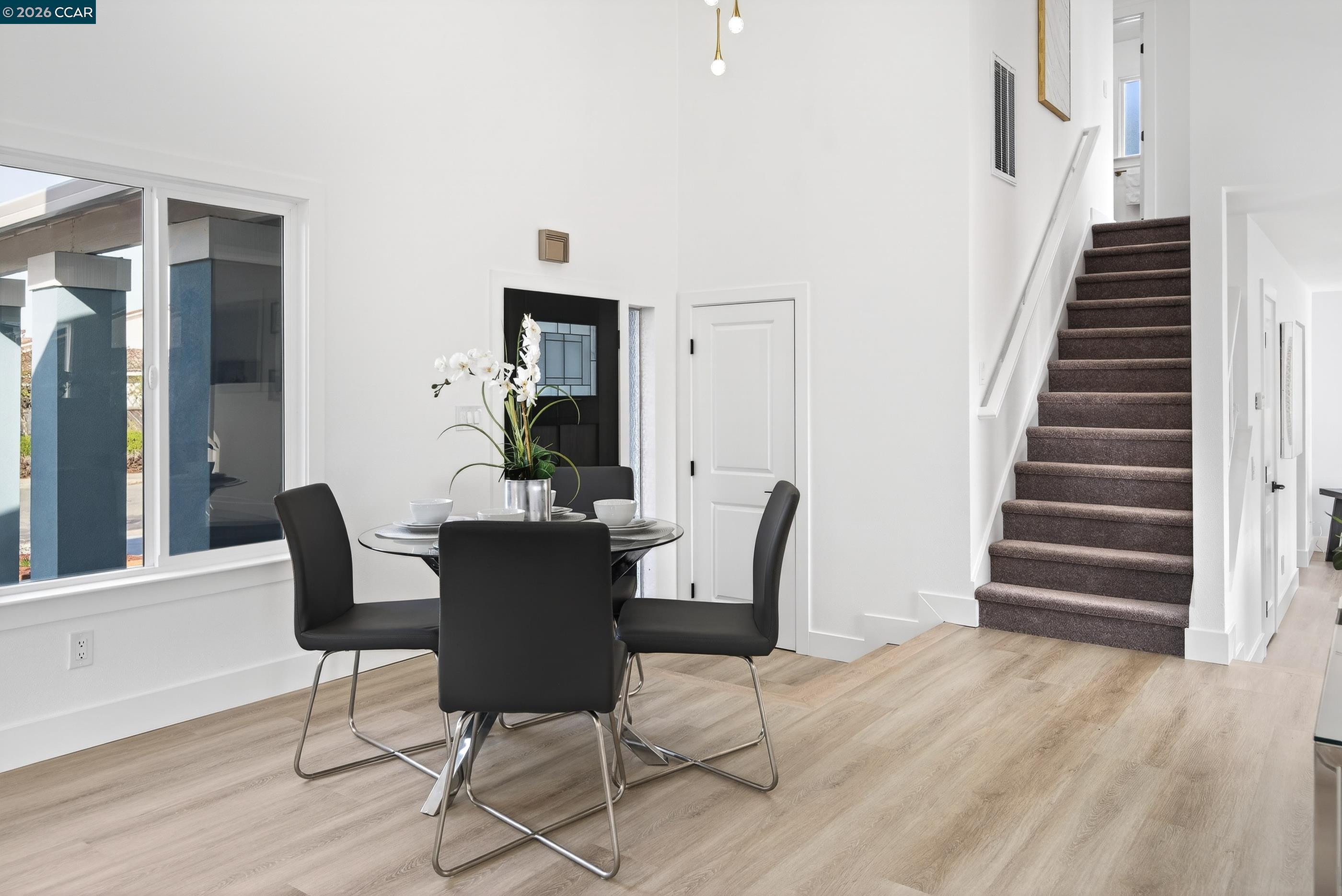 Detail Gallery Image 8 of 60 For 400 Vergel Terrace, Vallejo,  CA 94589-4403 - 5 Beds | 2/1 Baths