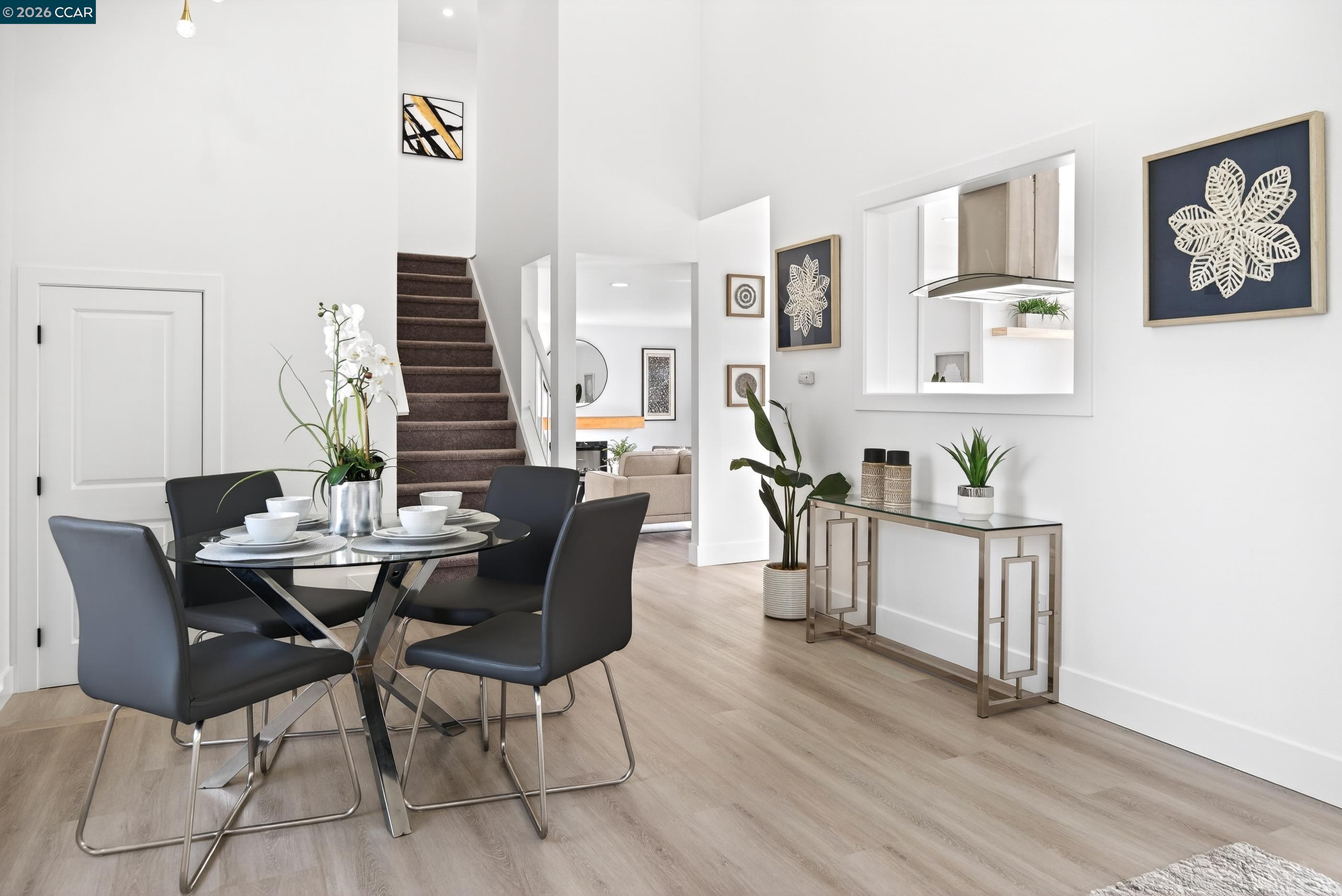 Detail Gallery Image 9 of 60 For 400 Vergel Terrace, Vallejo,  CA 94589-4403 - 5 Beds | 2/1 Baths