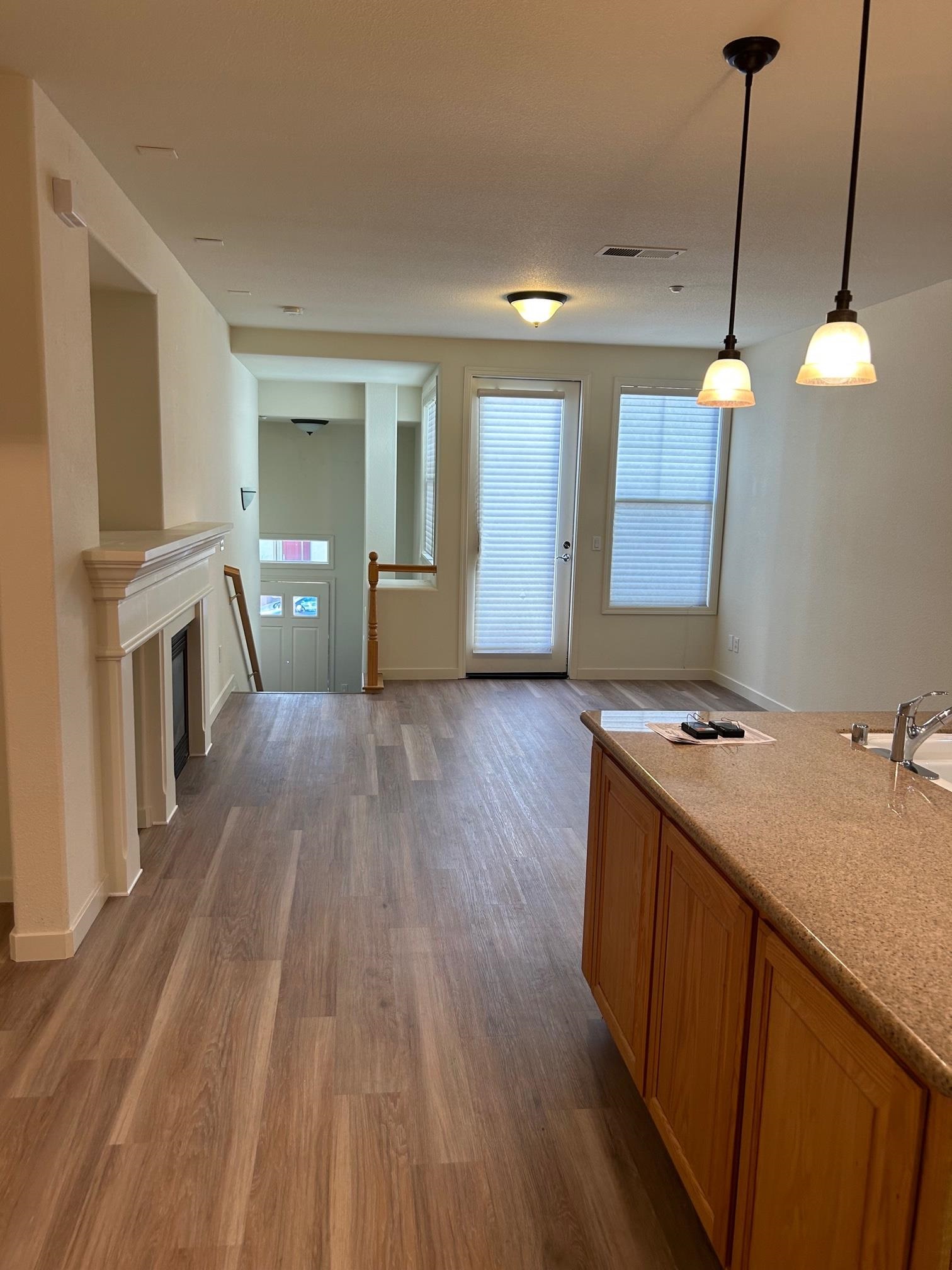 Detail Gallery Image 5 of 22 For 4146 Clarinbridge Cir, Dublin,  CA 94568 - 2 Beds | 2 Baths