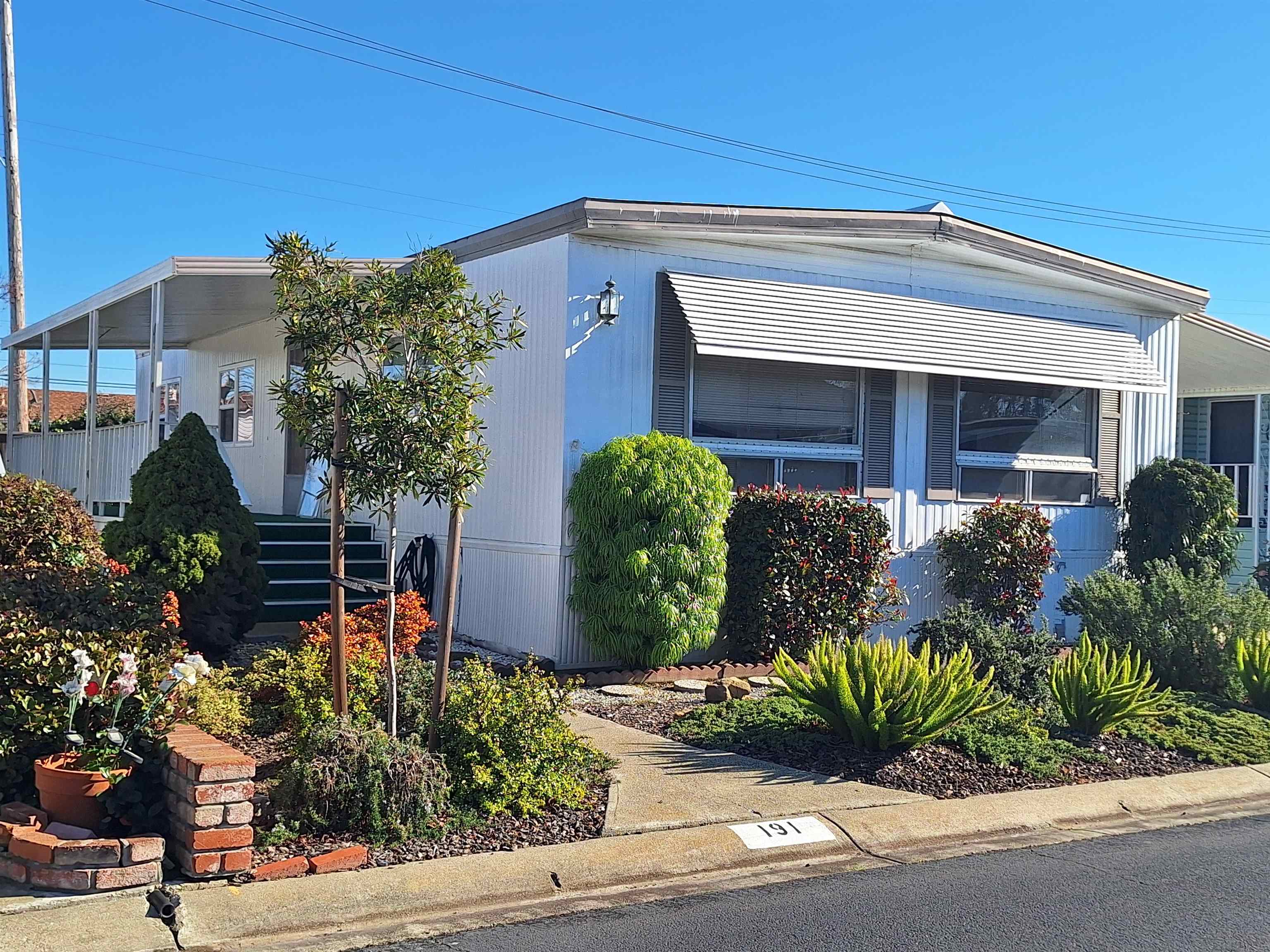 Front Image Thumbnail for BE41121255