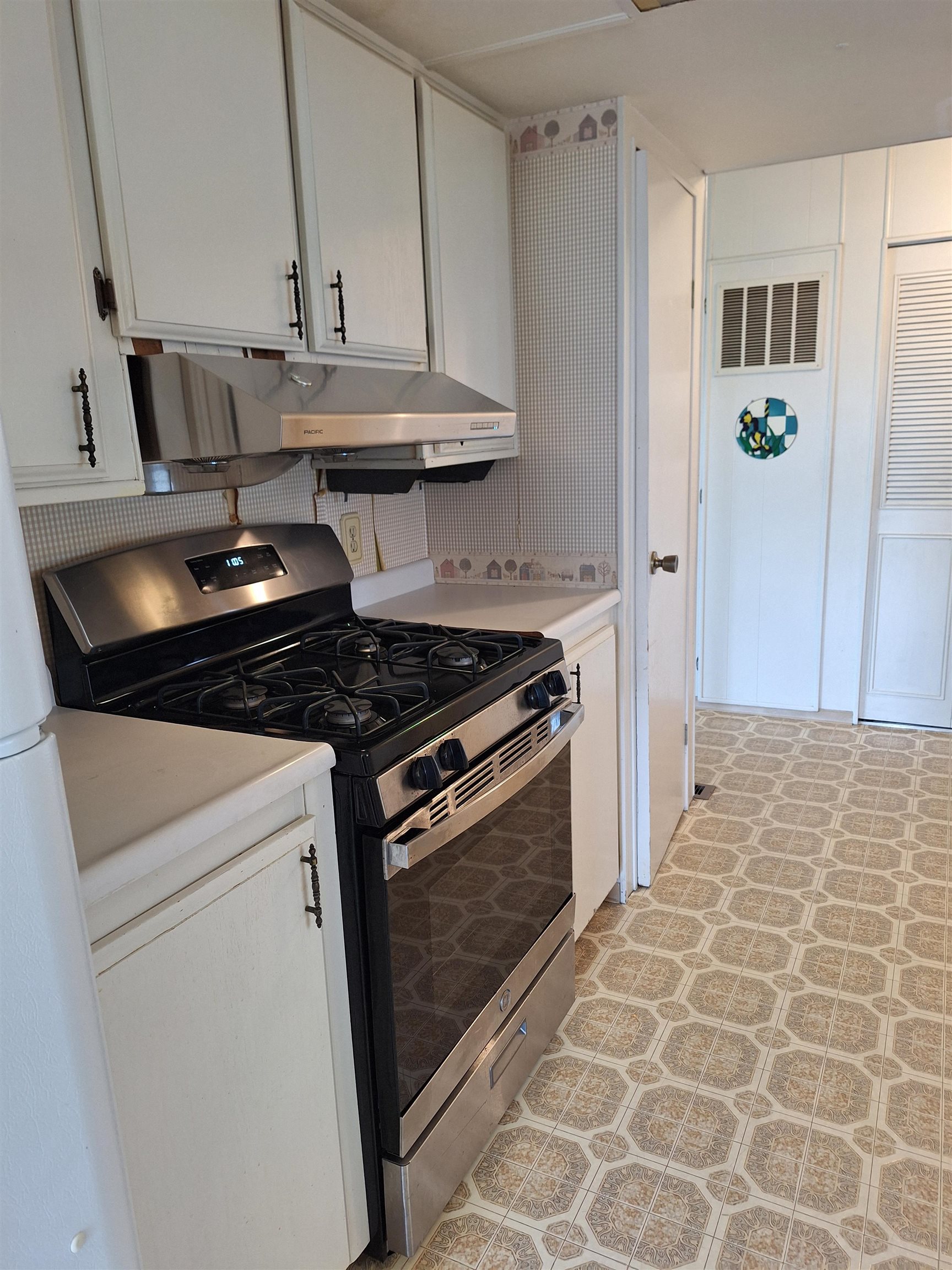 Detail Gallery Image 17 of 30 For 191 Santa Teresa, San Leandro,  CA 94579 - 2 Beds | 2 Baths