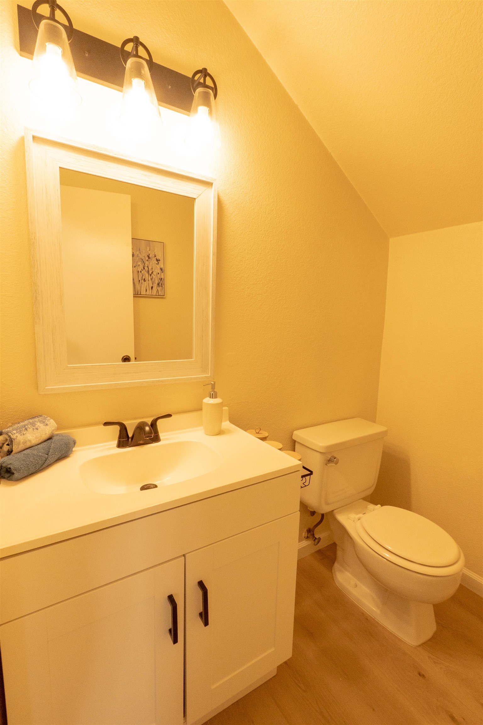 Detail Gallery Image 16 of 37 For 595 Blossom Way #10,  Hayward,  CA 94541 - 2 Beds | 1/1 Baths