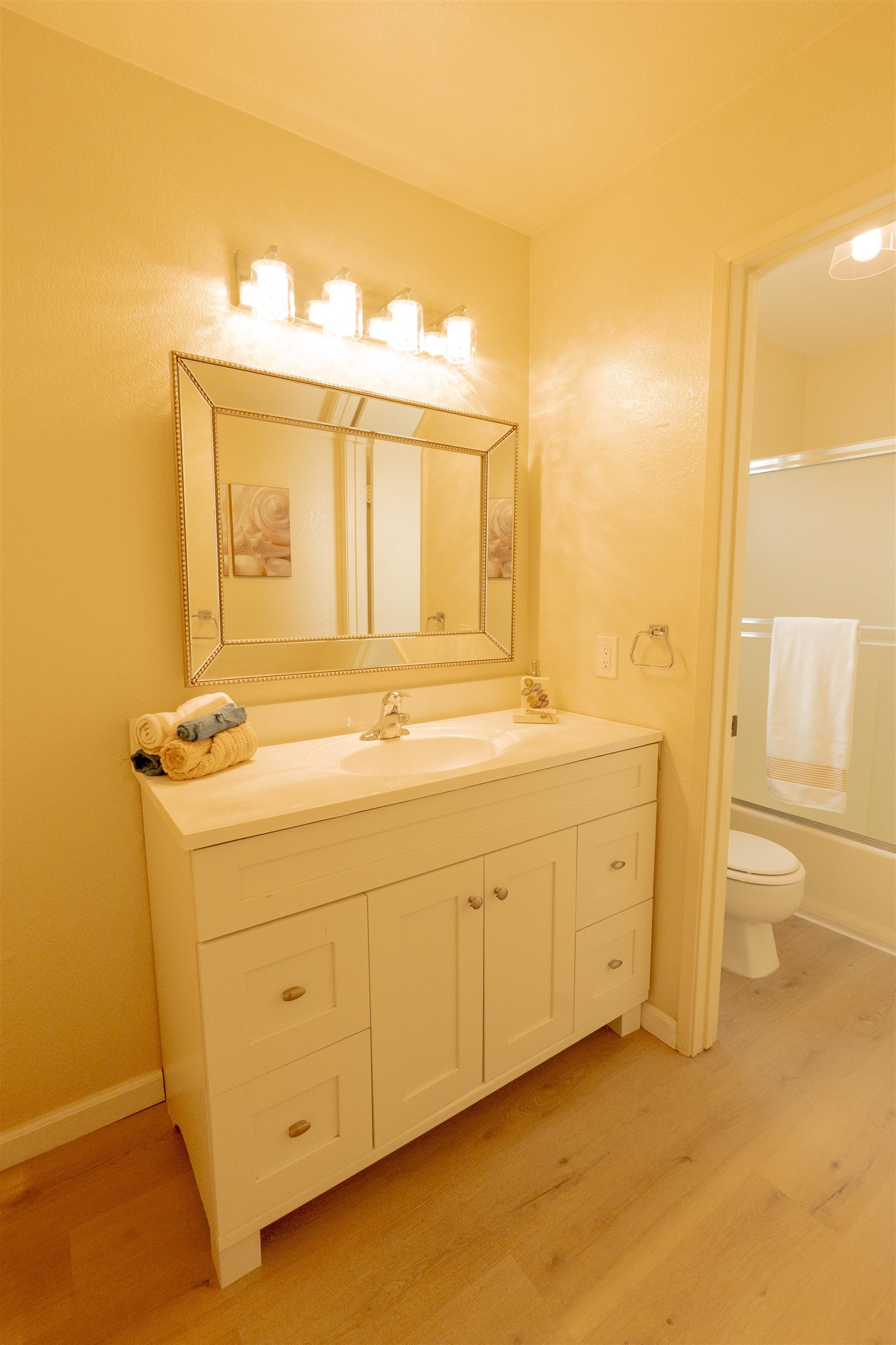 Detail Gallery Image 23 of 37 For 595 Blossom Way #10,  Hayward,  CA 94541 - 2 Beds | 1/1 Baths