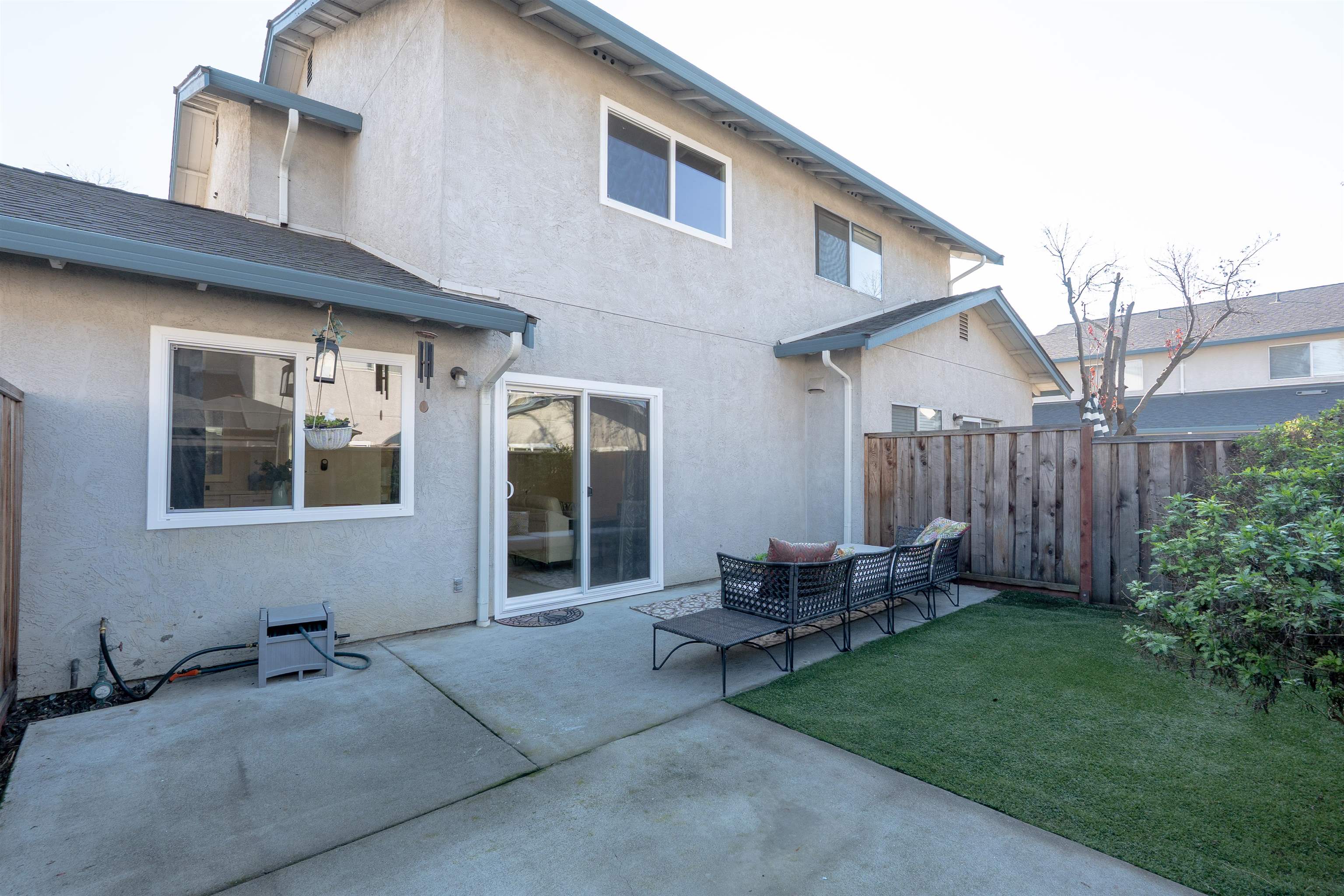 Detail Gallery Image 34 of 37 For 595 Blossom Way #10,  Hayward,  CA 94541 - 2 Beds | 1/1 Baths