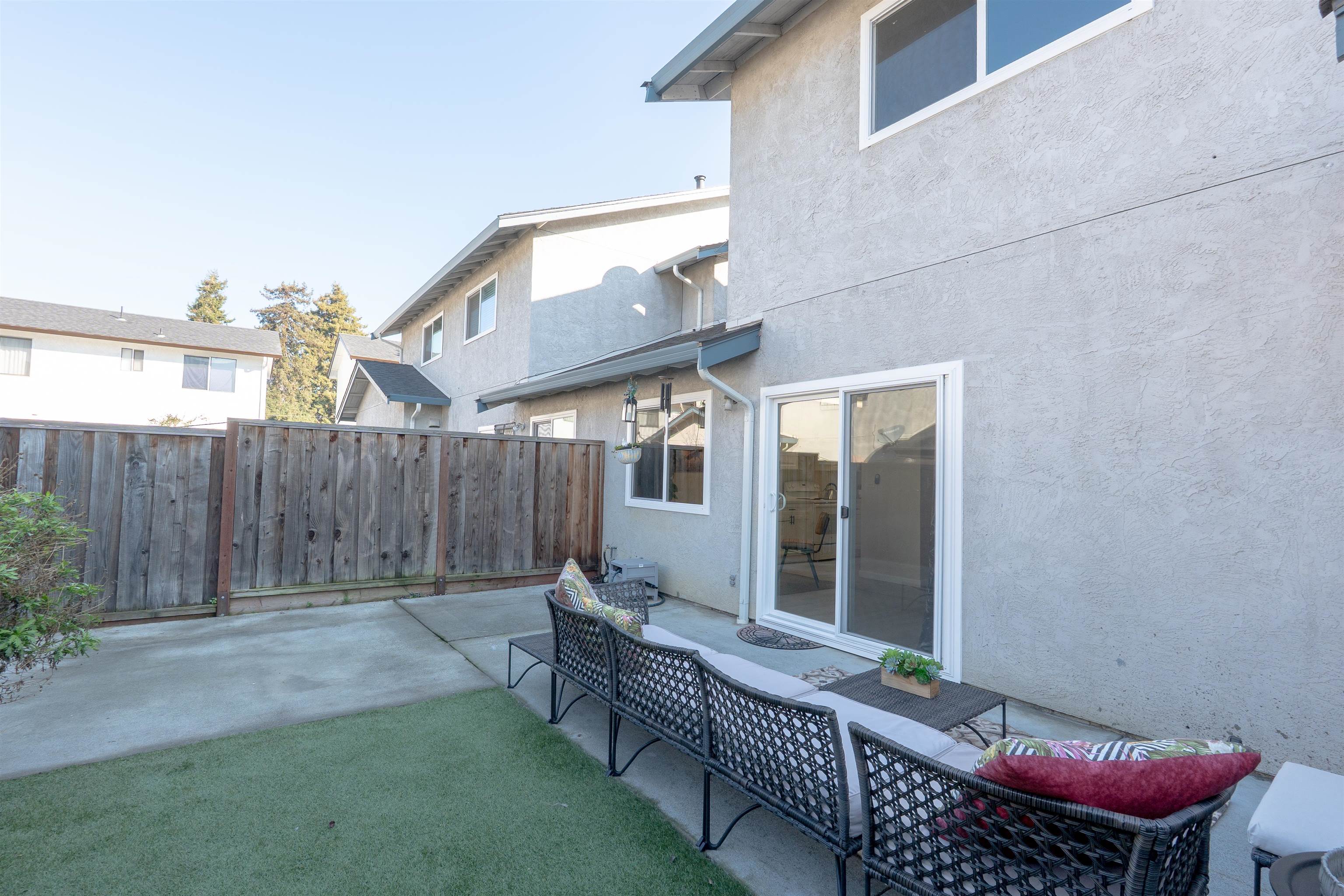 Detail Gallery Image 35 of 37 For 595 Blossom Way #10,  Hayward,  CA 94541 - 2 Beds | 1/1 Baths