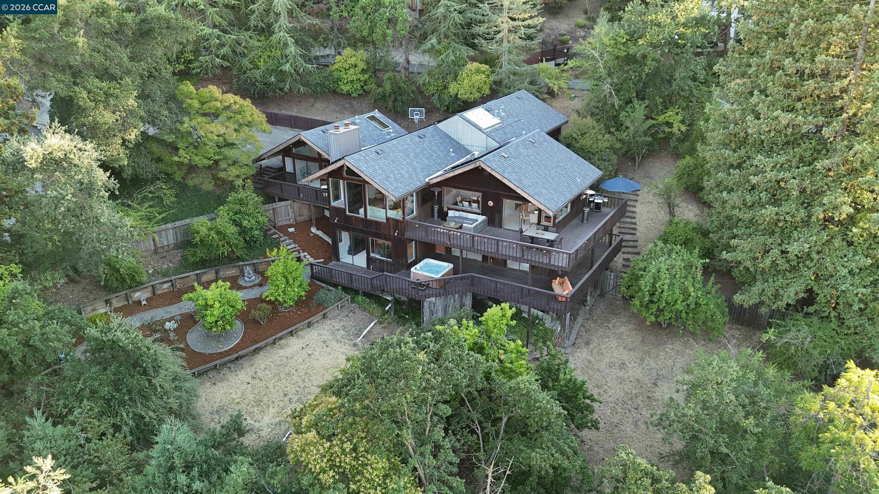 Detail Gallery Image 2 of 40 For 130 Hillcroft Way, Walnut Creek,  CA 94597 - 4 Beds | 3/1 Baths