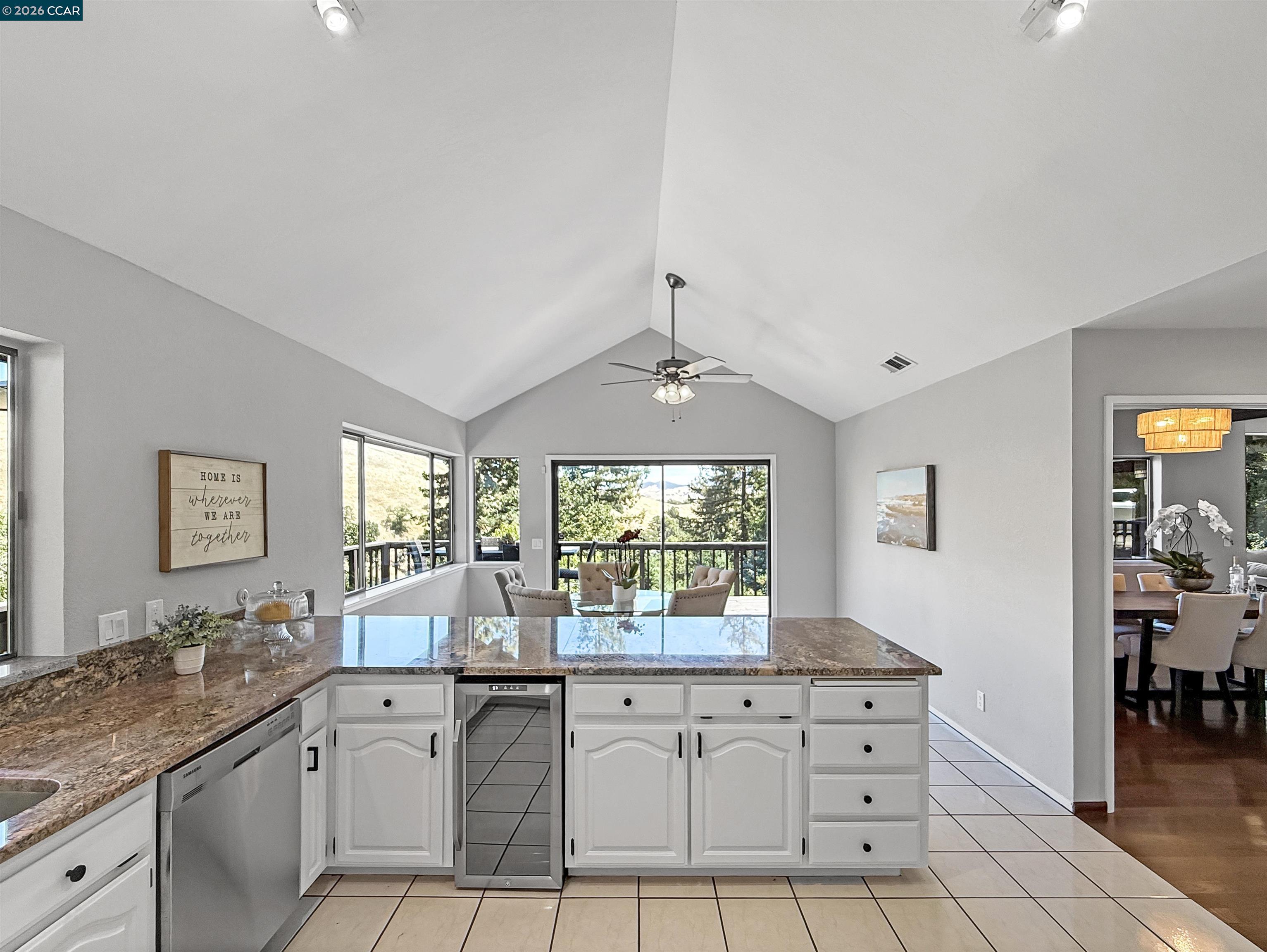 Detail Gallery Image 10 of 40 For 130 Hillcroft Way, Walnut Creek,  CA 94597 - 4 Beds | 3/1 Baths