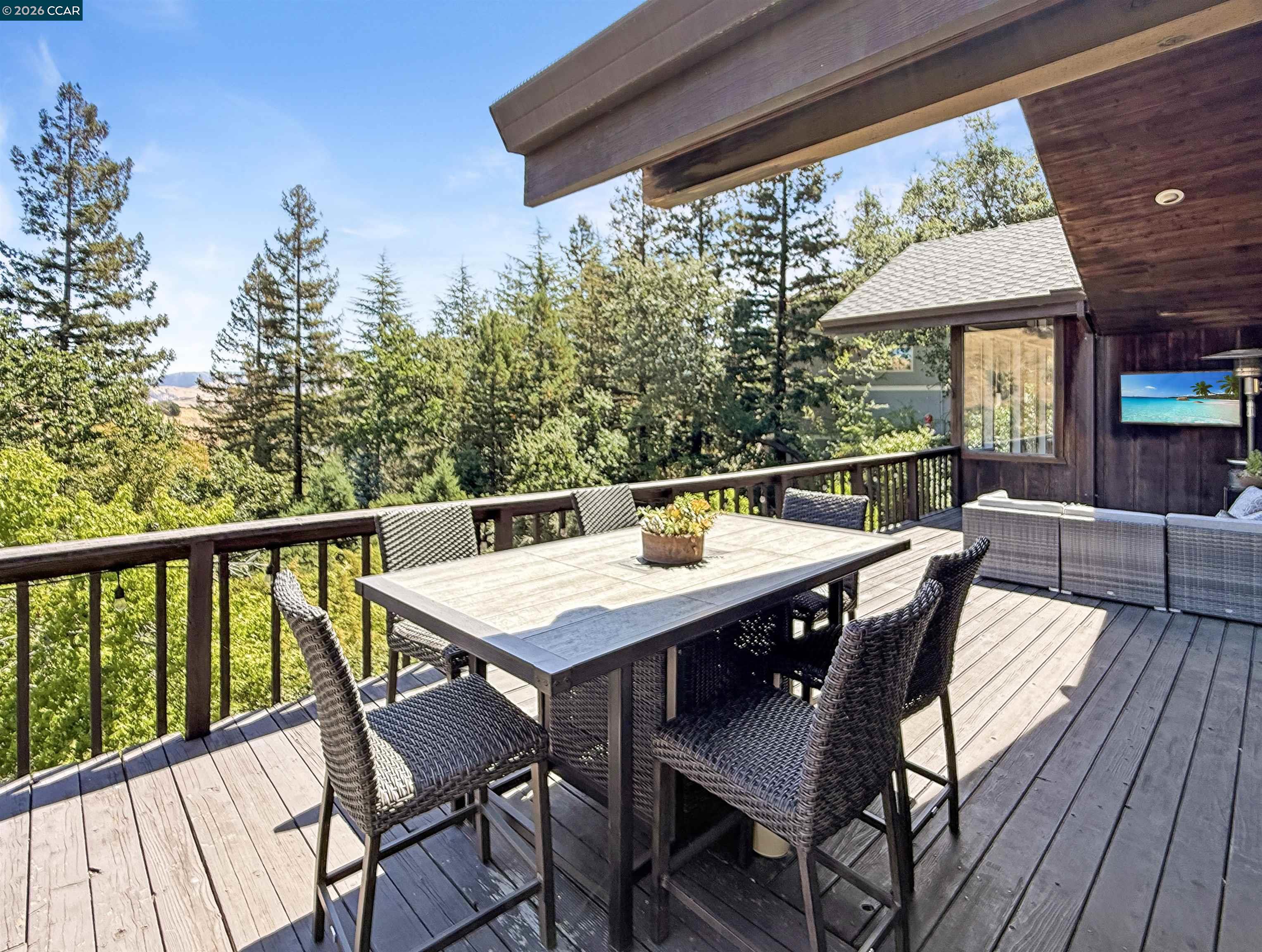 Detail Gallery Image 13 of 37 For 130 Hillcroft Way, Walnut Creek,  CA 94597 - 4 Beds | 3/1 Baths