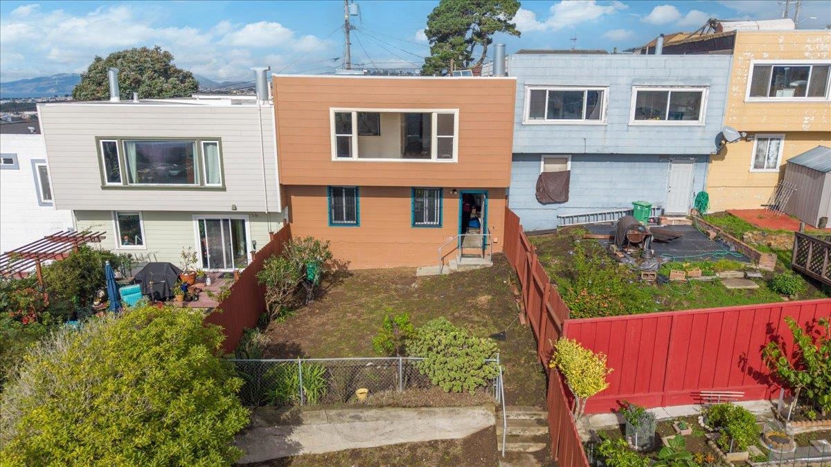 Detail Gallery Image 59 of 60 For 121 Shields St, San Francisco,  CA 94132 - 2 Beds | 1 Baths