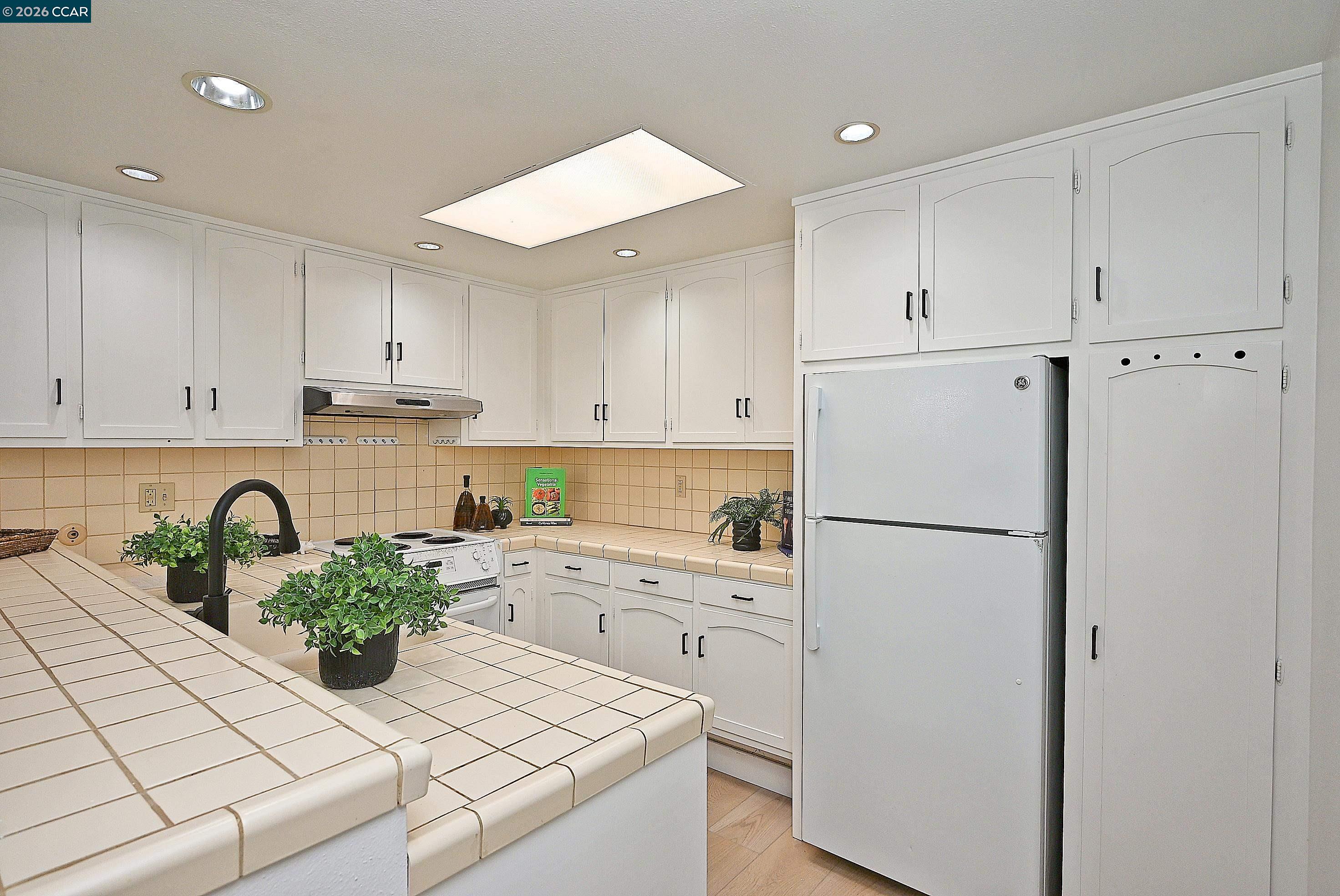 Detail Gallery Image 6 of 43 For 1857 Golden Rain Rd #1,  Walnut Creek,  CA 94595 - 2 Beds | 2 Baths