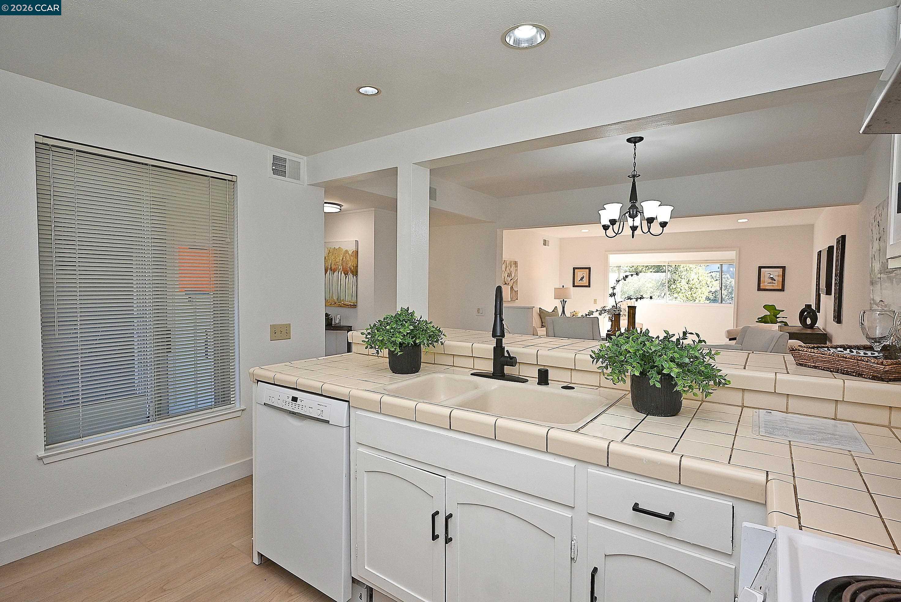 Detail Gallery Image 8 of 43 For 1857 Golden Rain Rd #1,  Walnut Creek,  CA 94595 - 2 Beds | 2 Baths