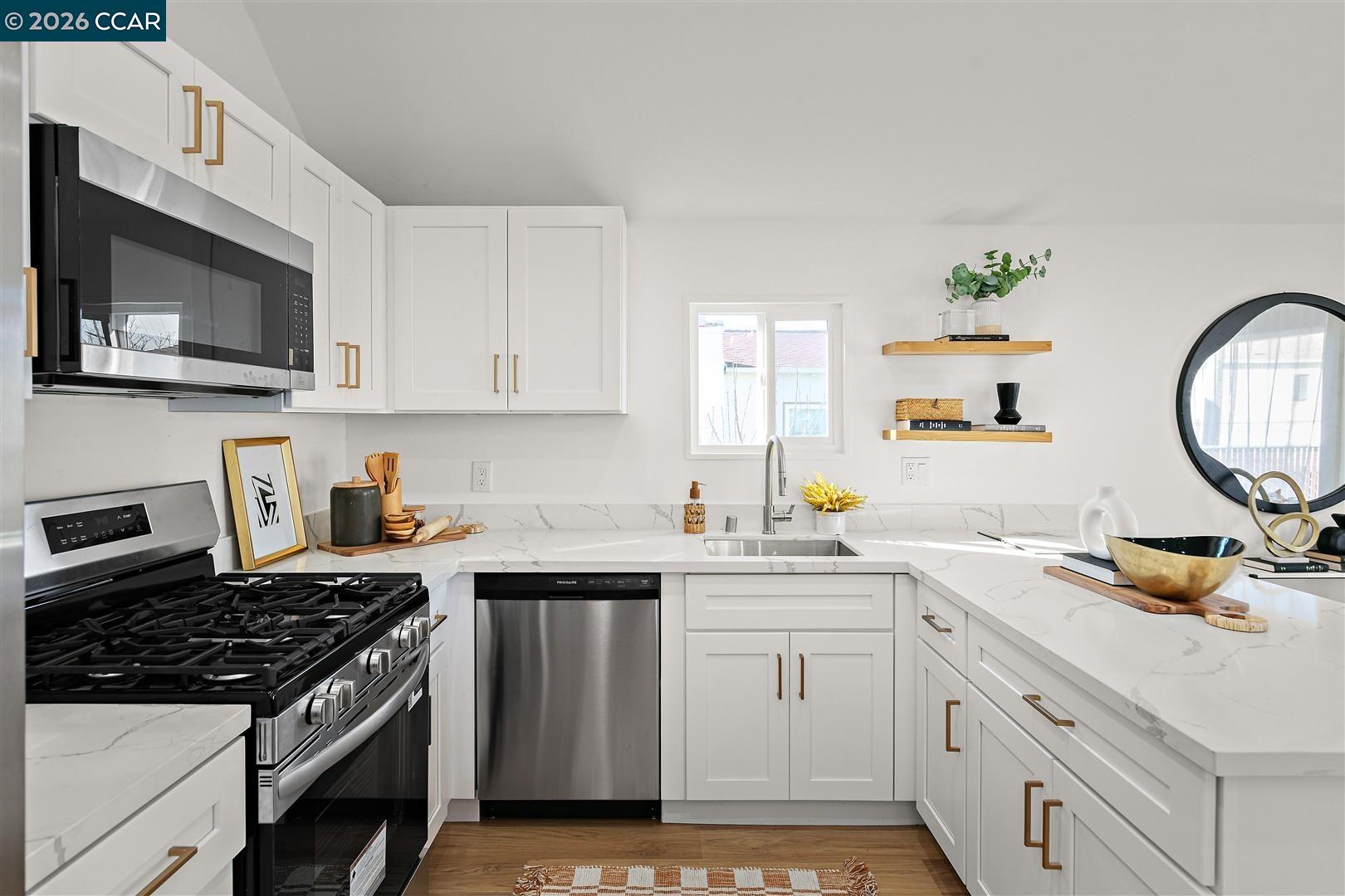 Detail Gallery Image 6 of 26 For 3622 Natalie, Richmond,  CA 94805 - 2 Beds | 1 Baths