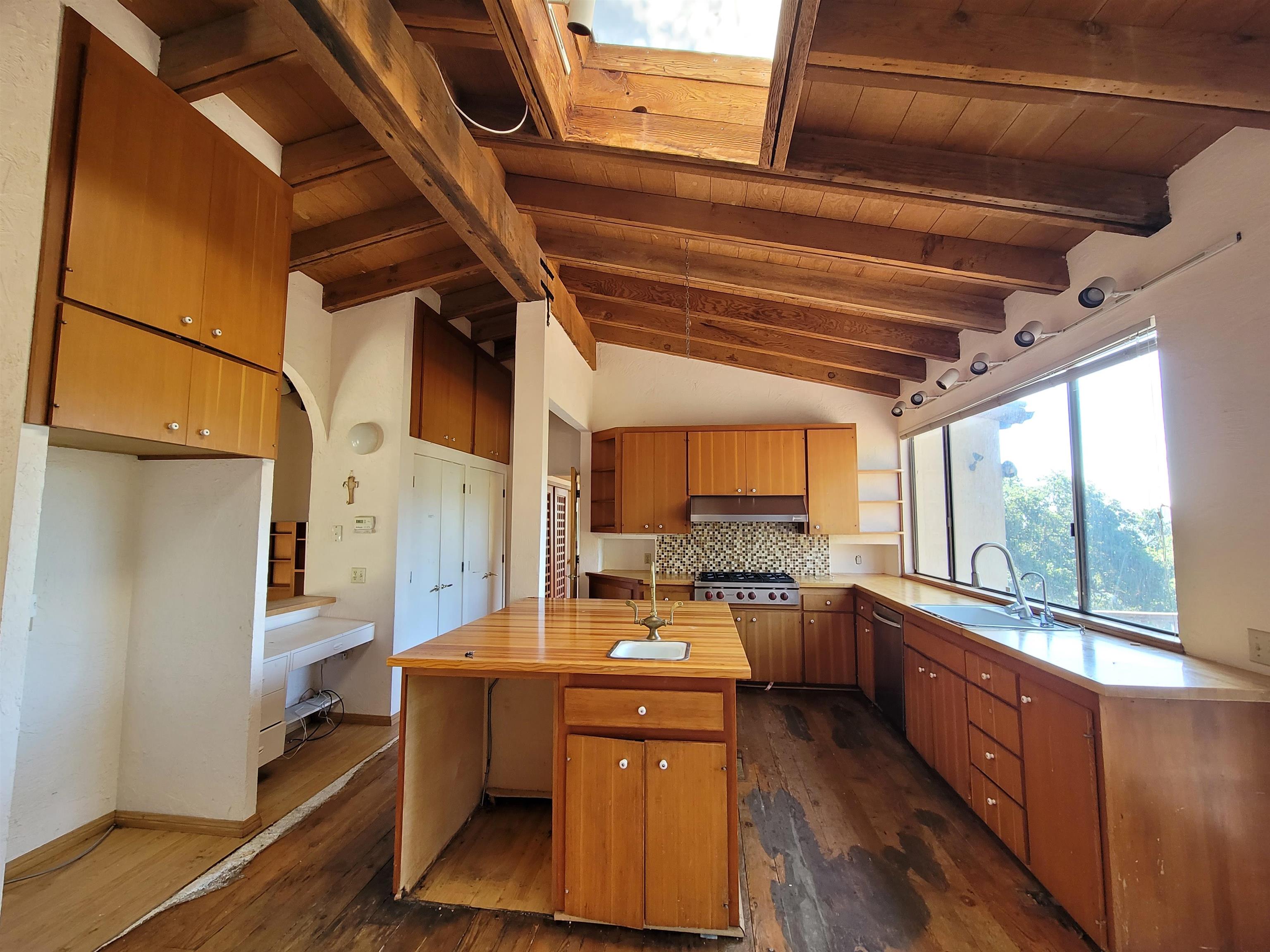 Detail Gallery Image 22 of 59 For 40 Hilldale Ct, Orinda,  CA 94563 - 5 Beds | 4/1 Baths