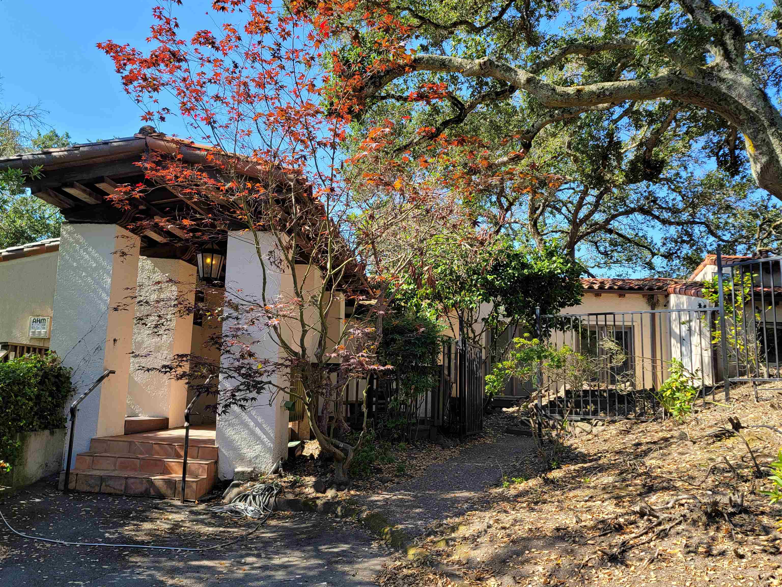 Detail Gallery Image 9 of 59 For 40 Hilldale Ct, Orinda,  CA 94563 - 5 Beds | 4/1 Baths