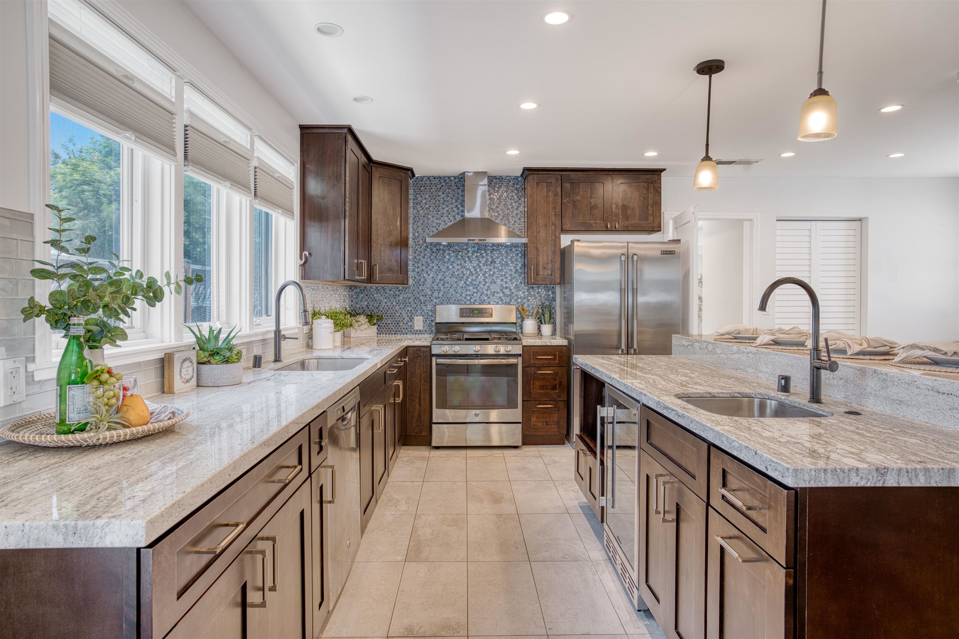 Detail Gallery Image 11 of 56 For 337 Farrelly Dr, San Leandro,  CA 94577 - 4 Beds | 4 Baths