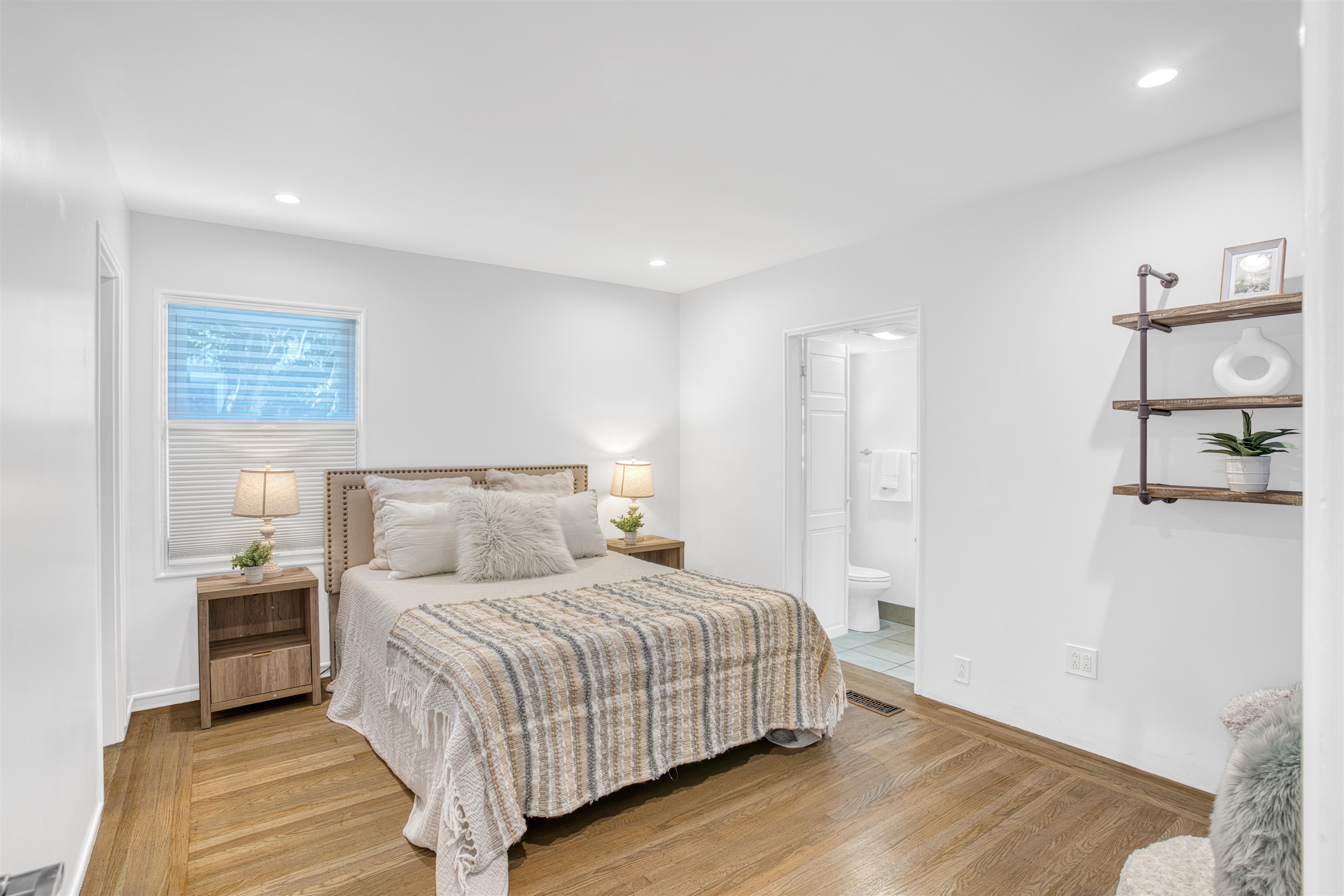 Detail Gallery Image 17 of 56 For 337 Farrelly Dr, San Leandro,  CA 94577 - 4 Beds | 4 Baths