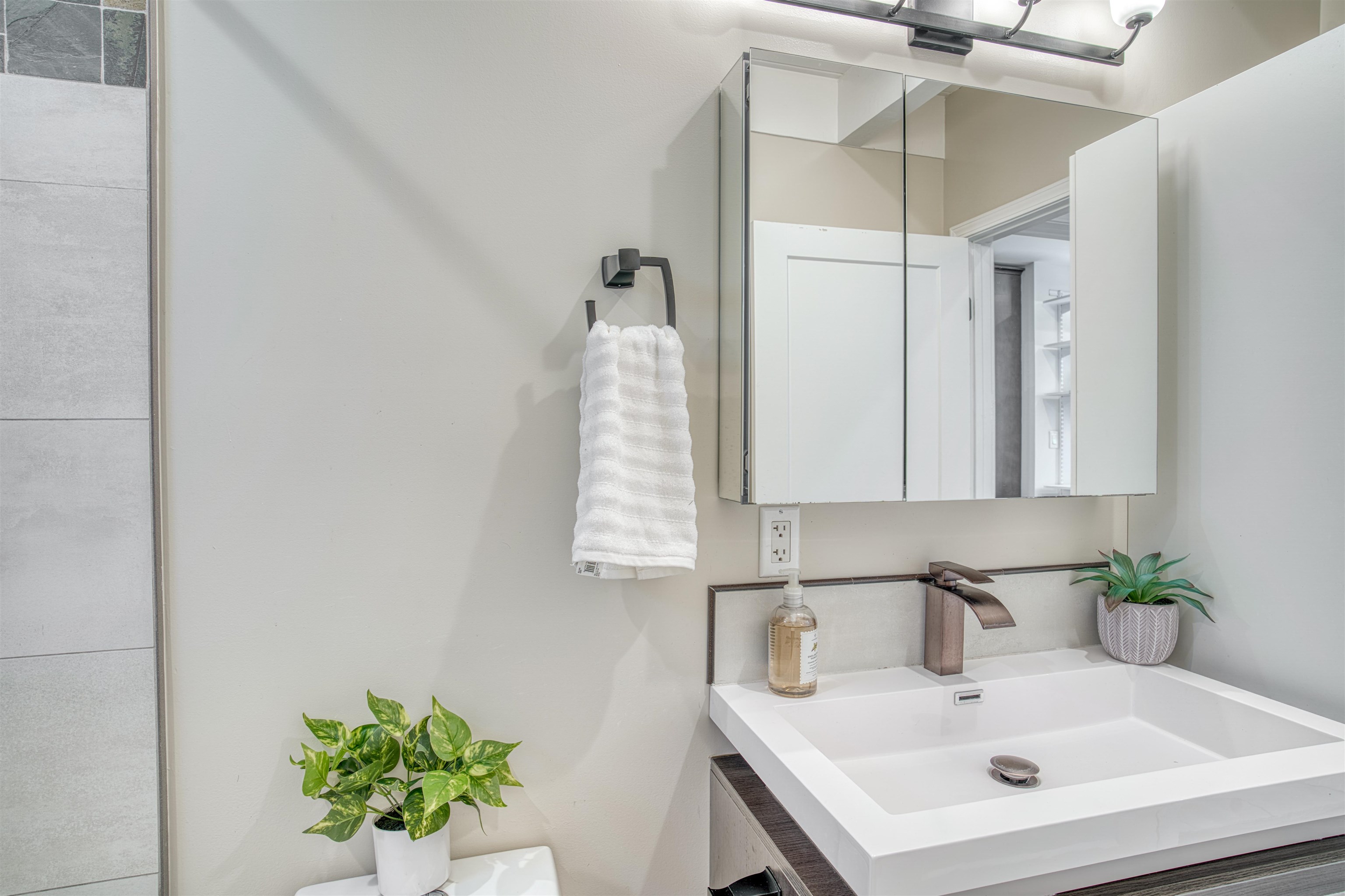 Detail Gallery Image 32 of 56 For 337 Farrelly Dr, San Leandro,  CA 94577 - 4 Beds | 4 Baths