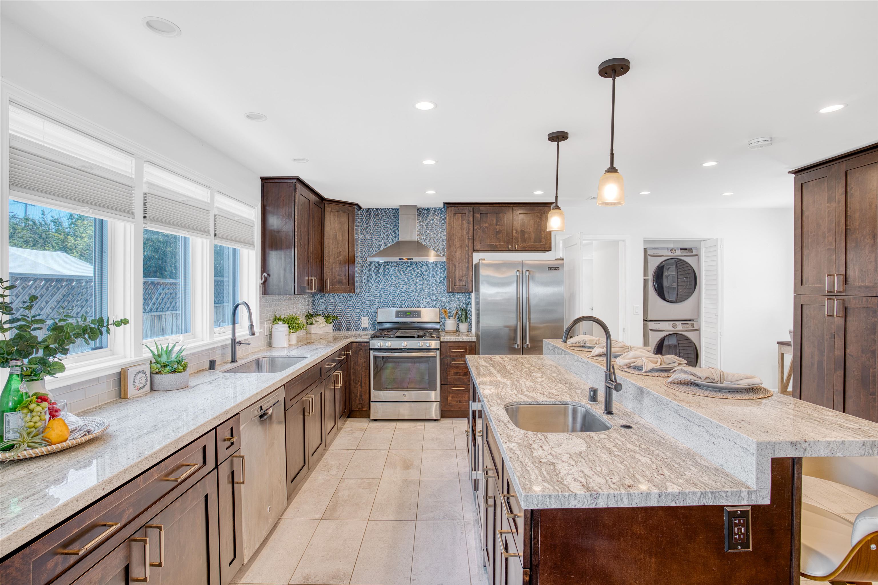 Detail Gallery Image 10 of 56 For 337 Farrelly Dr, San Leandro,  CA 94577 - 4 Beds | 4 Baths