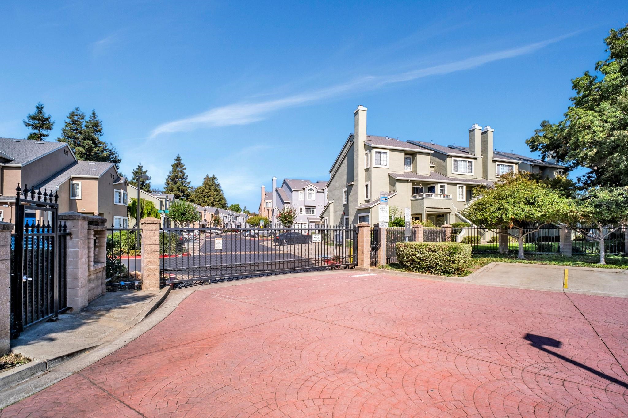 Detail Gallery Image 29 of 32 For 73 Fernridge Ct, Hayward,  CA 94544 - 3 Beds | 2/1 Baths