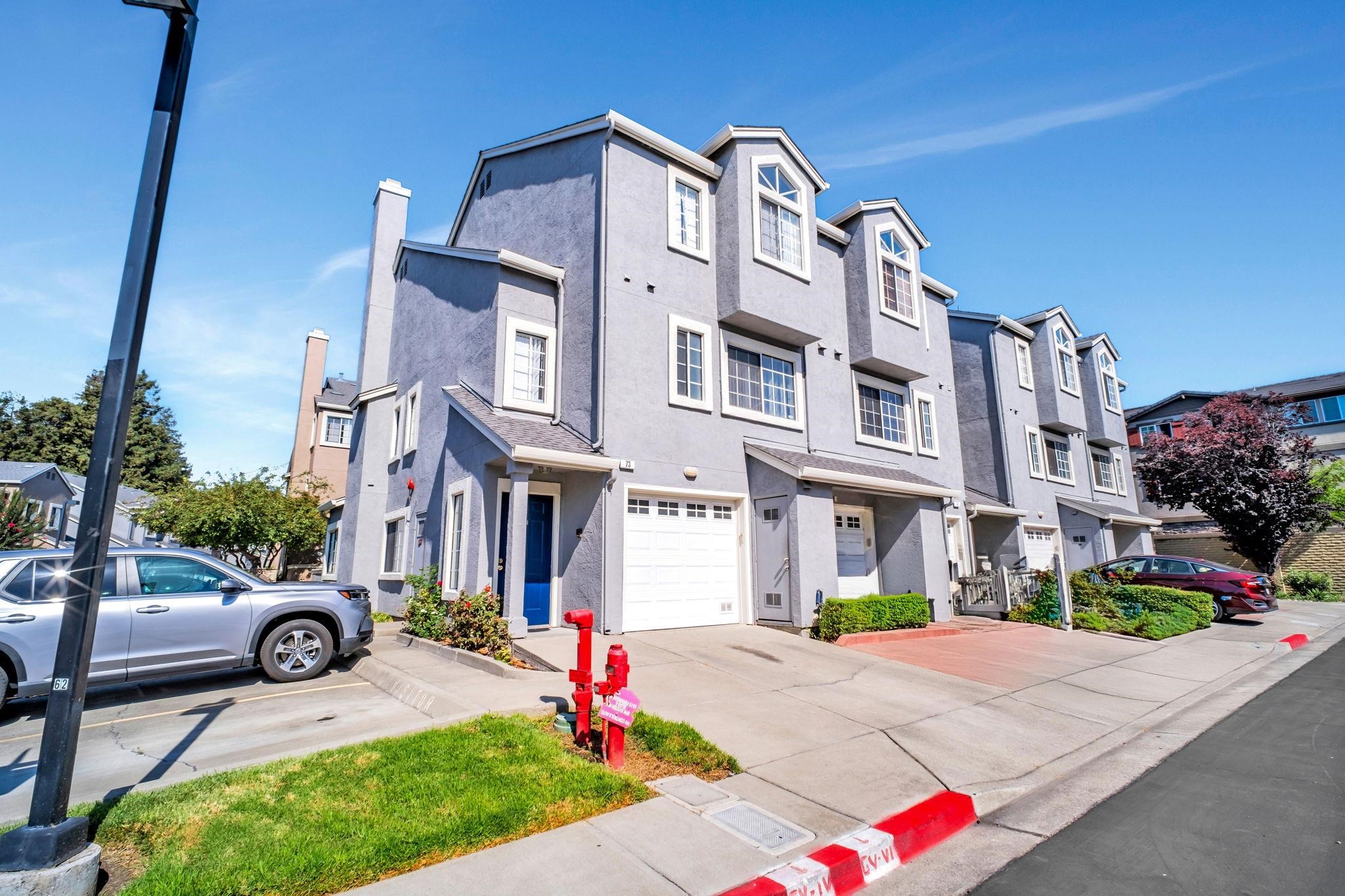 Detail Gallery Image 4 of 32 For 73 Fernridge Ct, Hayward,  CA 94544 - 3 Beds | 2/1 Baths