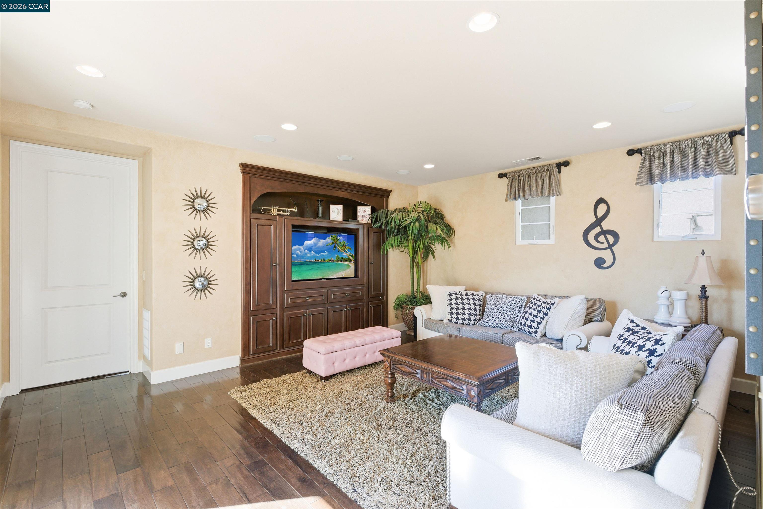 Detail Gallery Image 24 of 33 For 1041 S Wedgewood, San Ramon,  CA 94582 - 4 Beds | 3/1 Baths