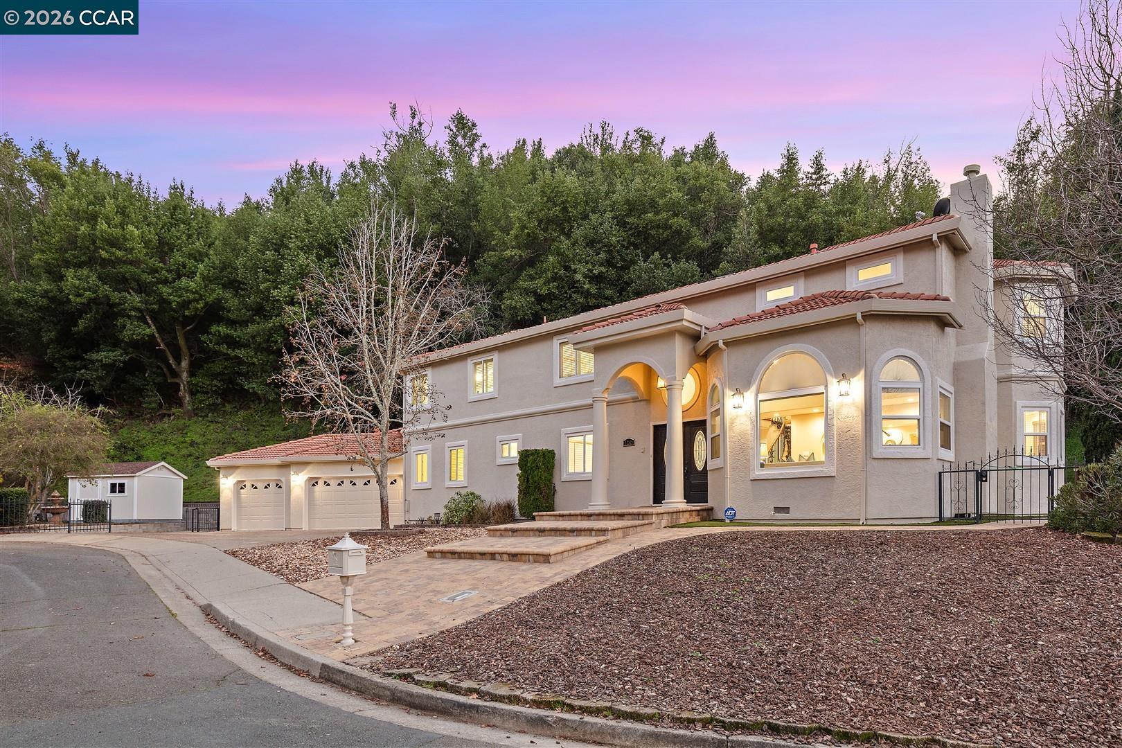 Detail Gallery Image 4 of 60 For 166 Midship Dr, Hercules,  CA 94547 - 5 Beds | 4 Baths