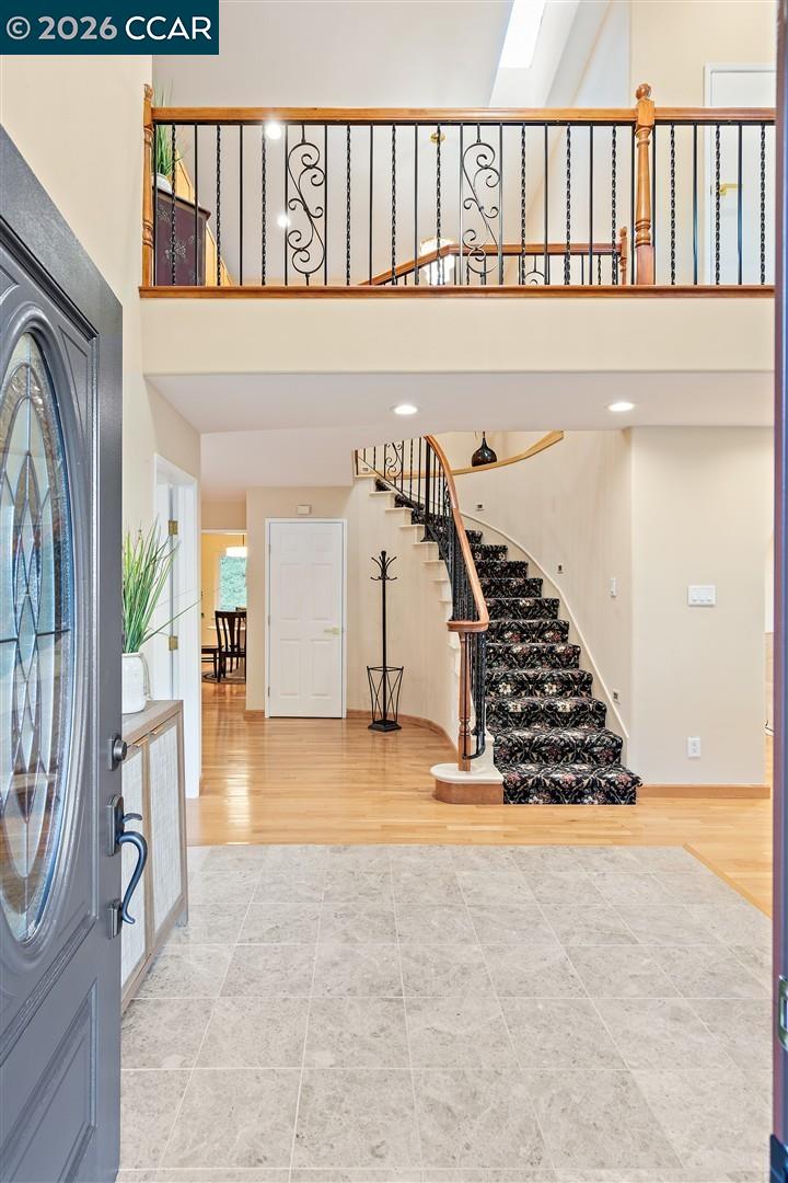 Detail Gallery Image 6 of 60 For 166 Midship Dr, Hercules,  CA 94547 - 5 Beds | 4 Baths