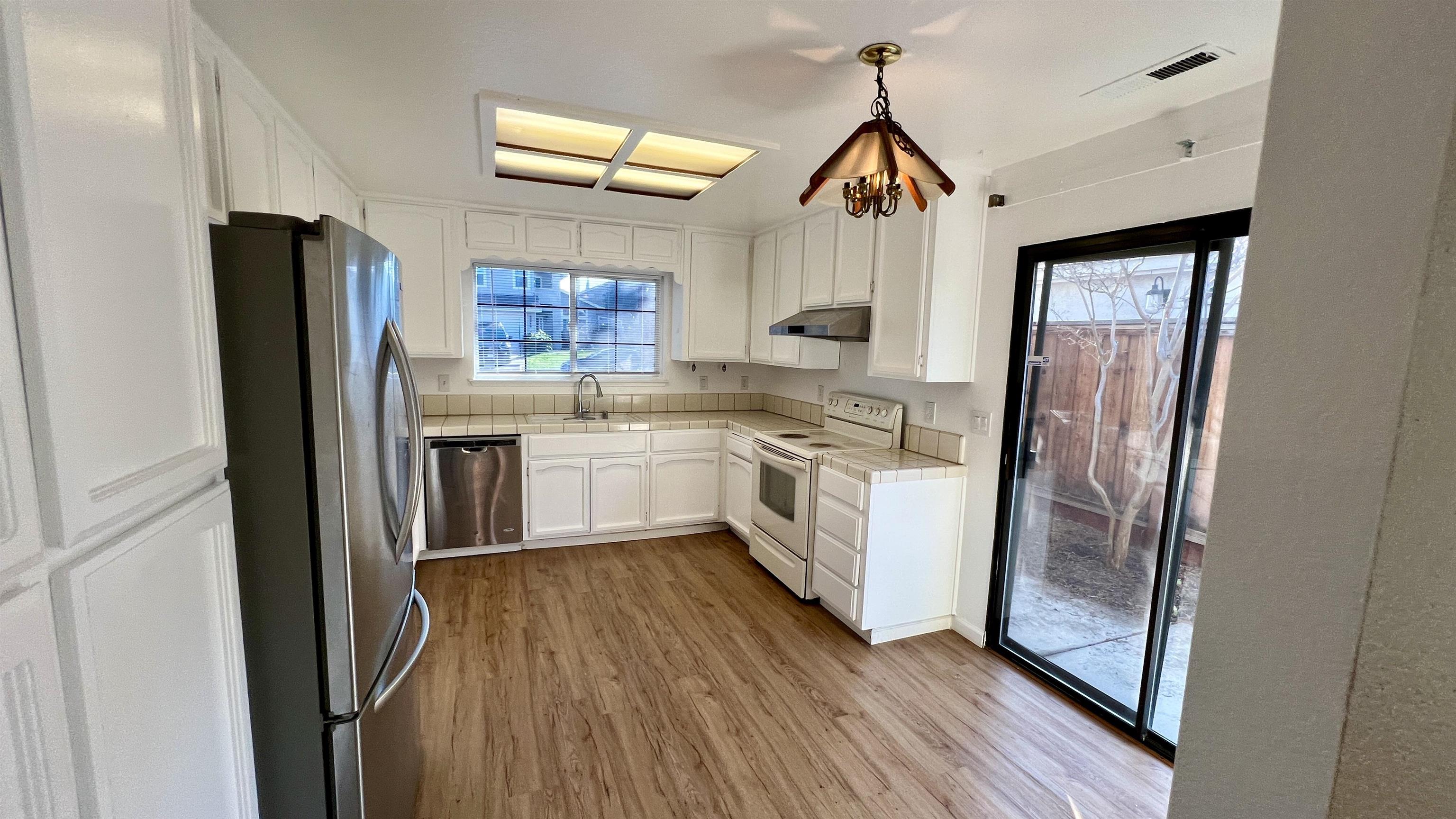 Detail Gallery Image 13 of 33 For 2231 Hillcrest Dr, Tracy,  CA 95377 - 3 Beds | 2 Baths