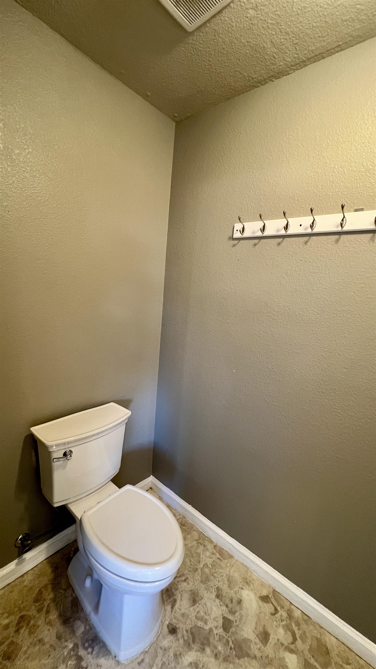 Detail Gallery Image 25 of 33 For 2231 Hillcrest Dr, Tracy,  CA 95377 - 3 Beds | 2 Baths