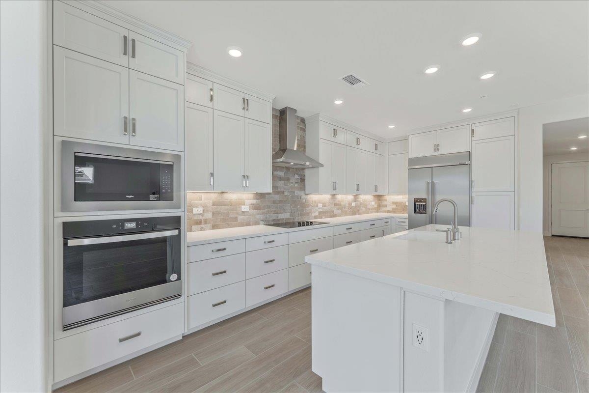 Detail Gallery Image 8 of 25 For 3214 Woody Way, Hollister,  CA 95023 - 3 Beds | 2/1 Baths