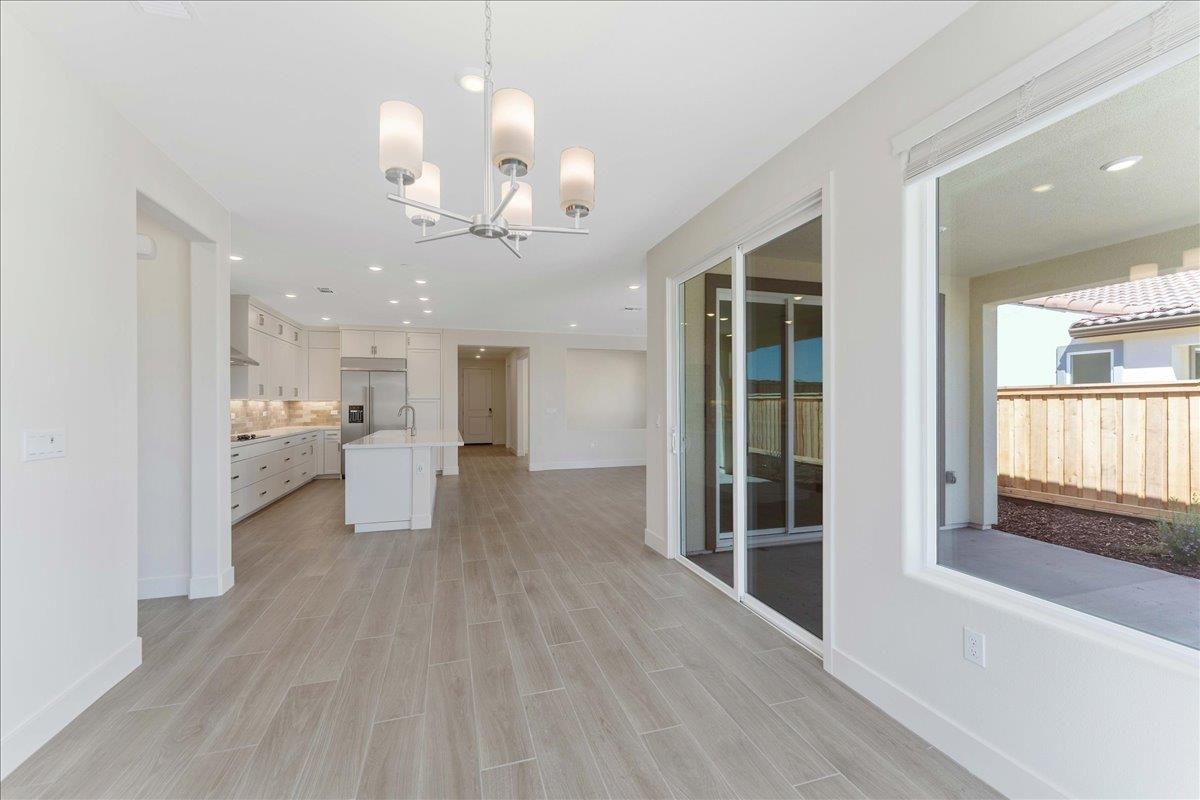 Detail Gallery Image 10 of 25 For 3214 Woody Way, Hollister,  CA 95023 - 3 Beds | 2/1 Baths