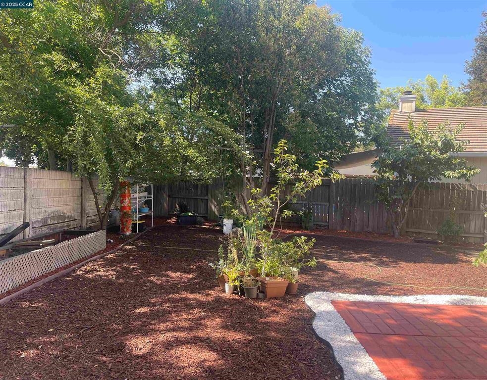 Detail Gallery Image 14 of 16 For 1011 Amanda Cir, Brentwood,  CA 94513 - 4 Beds | 2/1 Baths