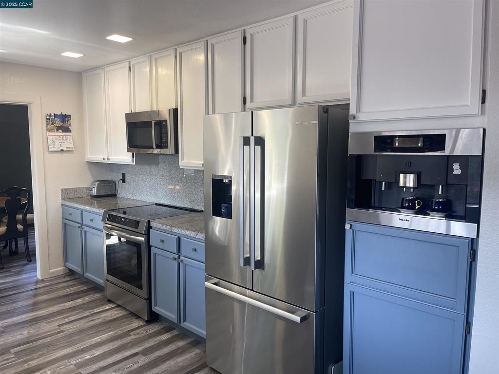 Detail Gallery Image 8 of 16 For 1011 Amanda Cir, Brentwood,  CA 94513 - 4 Beds | 2/1 Baths