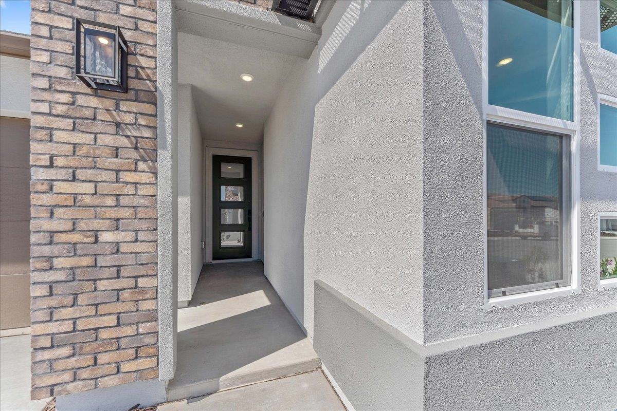 Detail Gallery Image 2 of 25 For 3247 Woody Way, Hollister,  CA 95023 - 3 Beds | 2/1 Baths