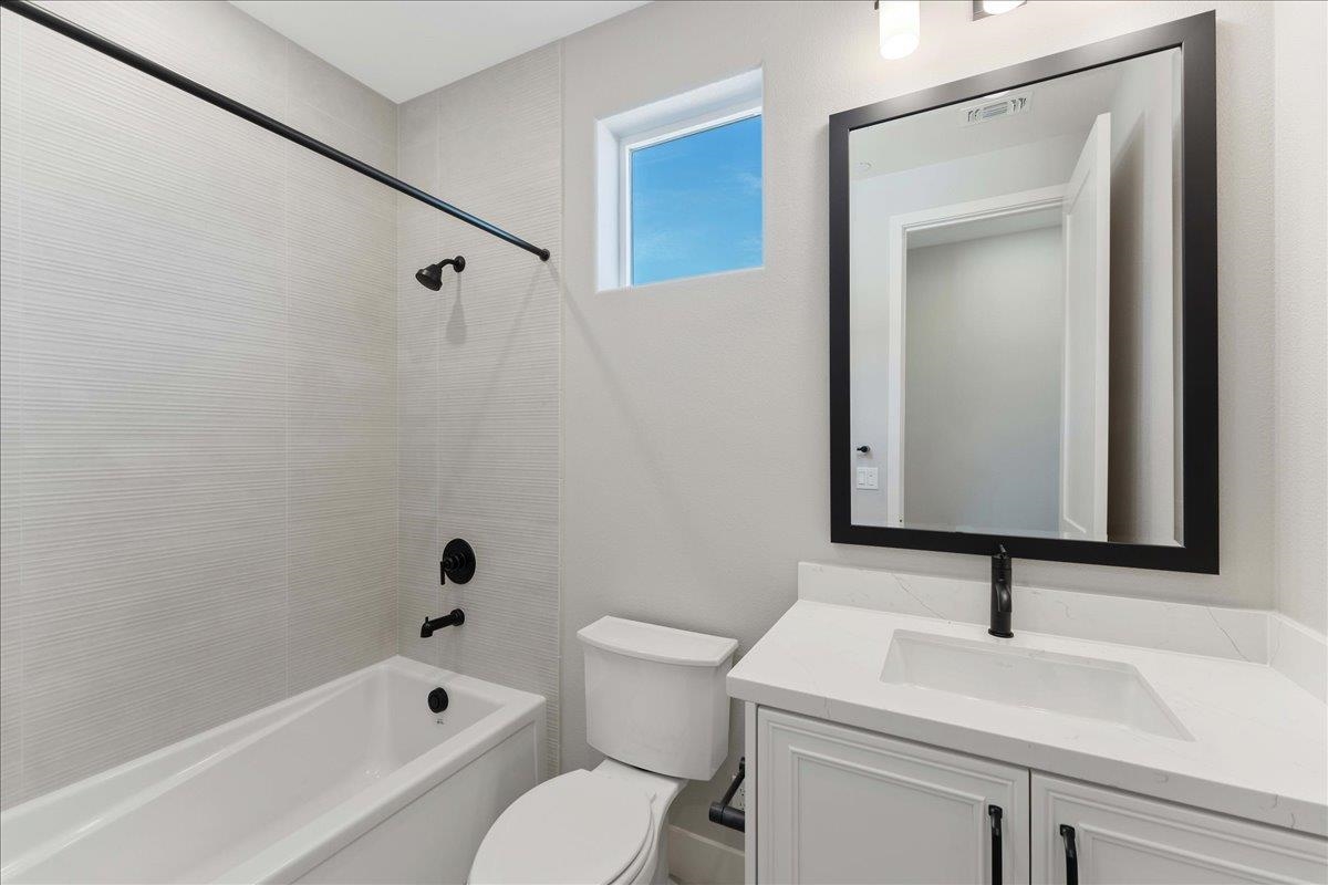 Detail Gallery Image 19 of 25 For 3247 Woody Way, Hollister,  CA 95023 - 3 Beds | 2/1 Baths