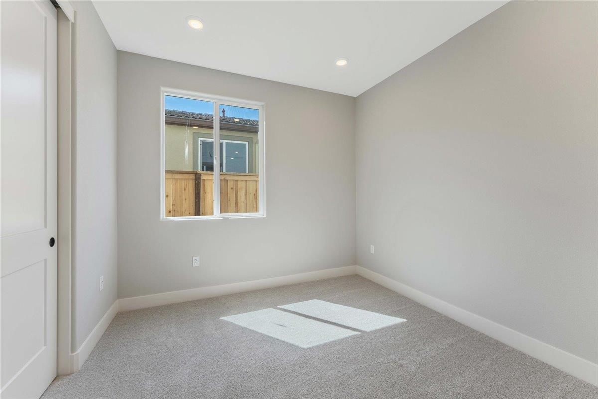 Detail Gallery Image 21 of 25 For 3247 Woody Way, Hollister,  CA 95023 - 3 Beds | 2/1 Baths