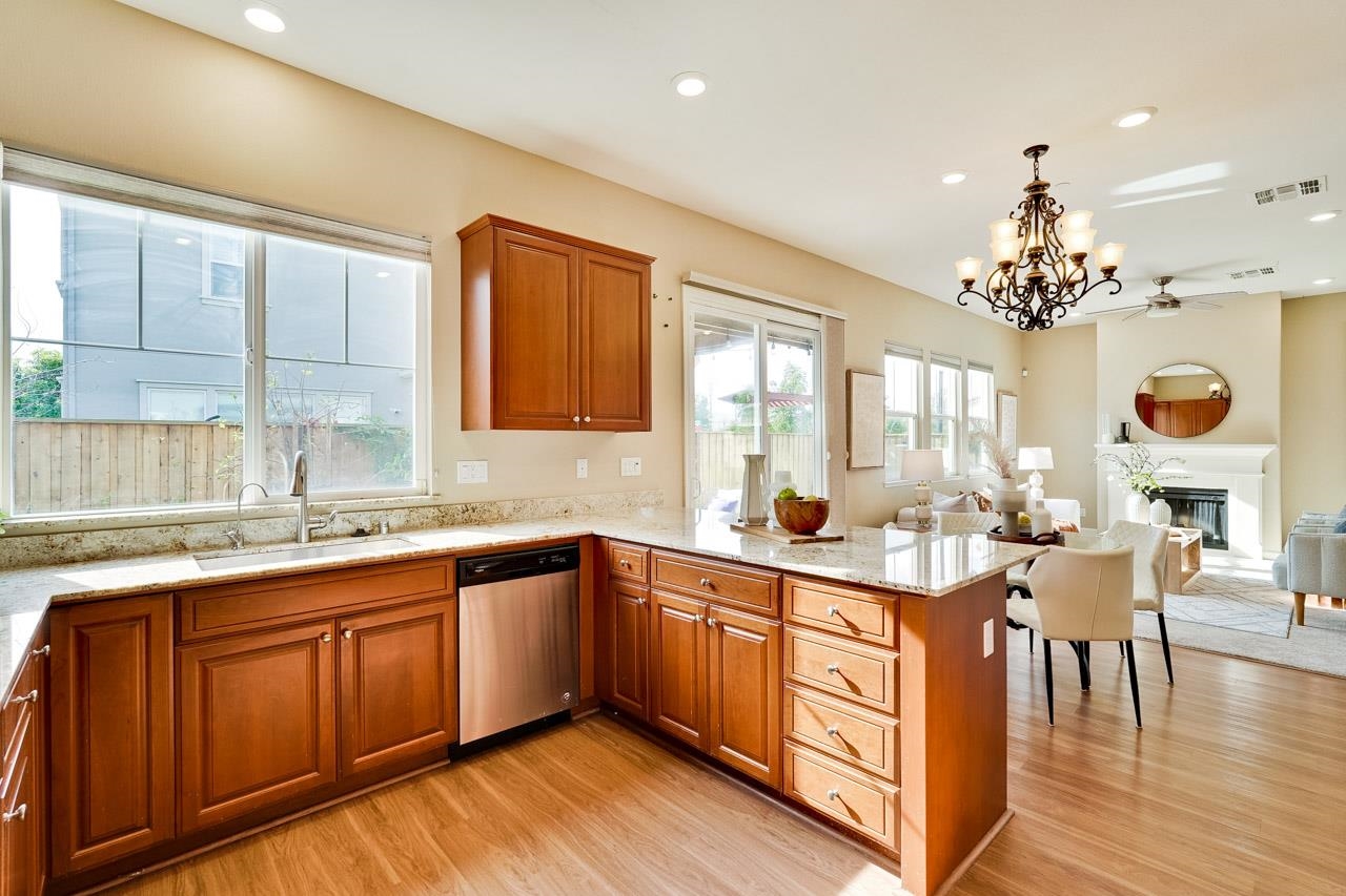 Detail Gallery Image 12 of 46 For 39715 Fog Shrew Rd, Newark,  CA 94560 - 5 Beds | 3 Baths