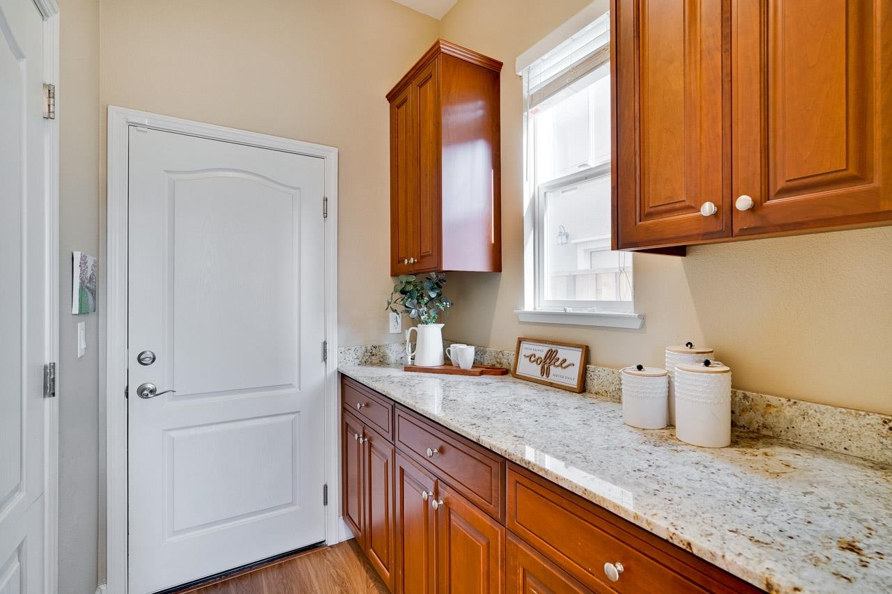 Detail Gallery Image 13 of 46 For 39715 Fog Shrew Rd, Newark,  CA 94560 - 5 Beds | 3 Baths