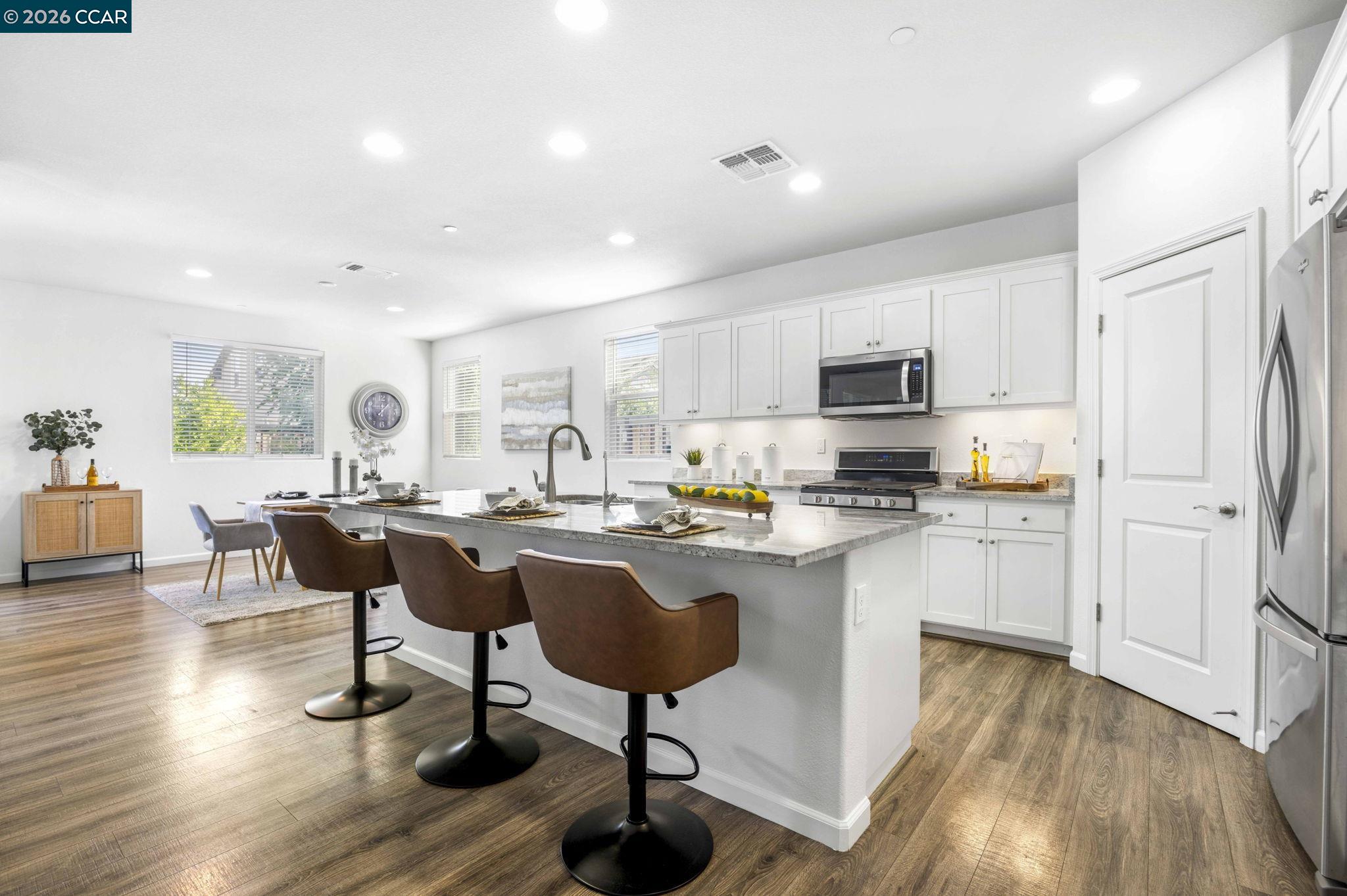 Detail Gallery Image 6 of 60 For 951 Dainty Ave, Brentwood,  CA 94513-1205 - 5 Beds | 3/1 Baths