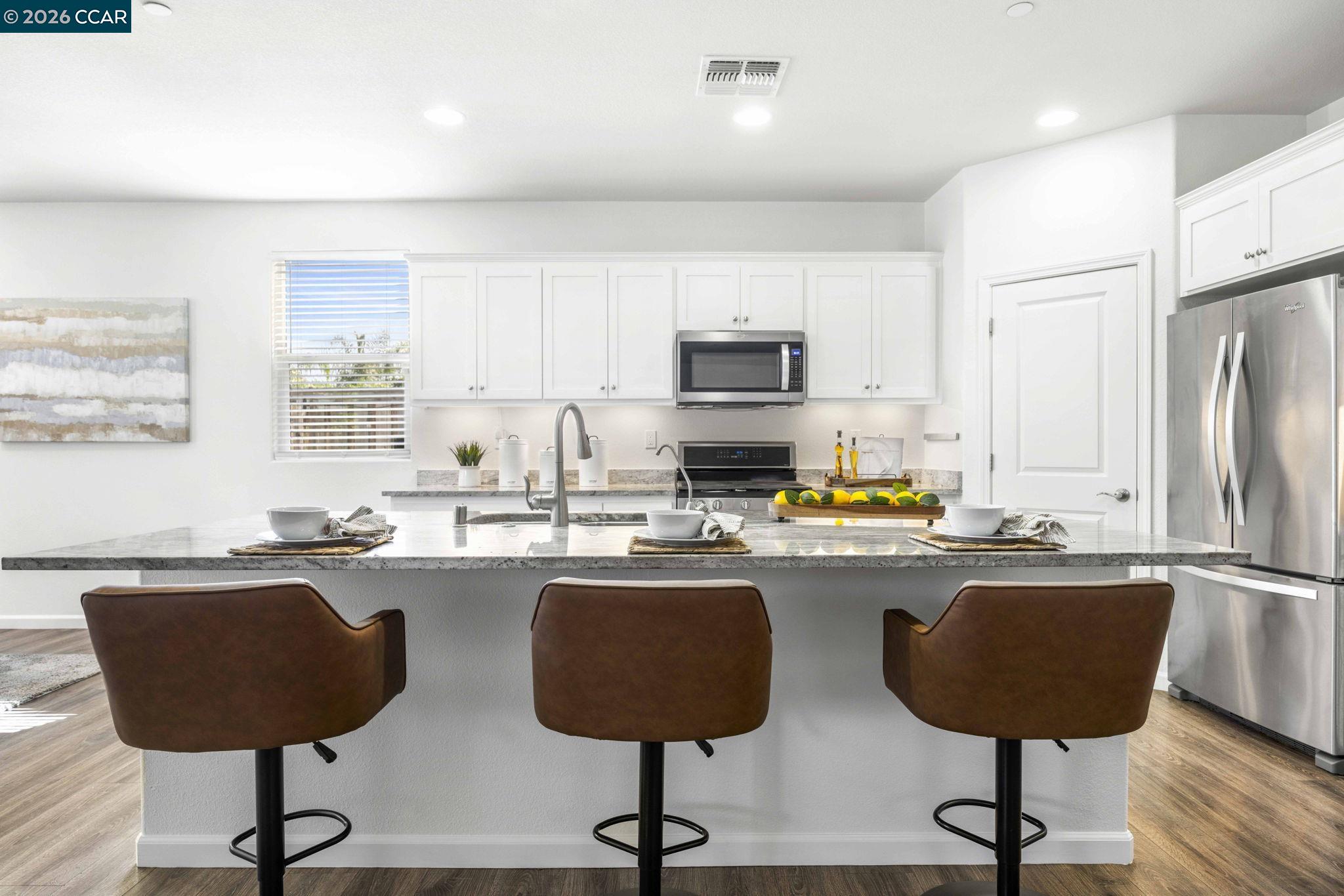 Detail Gallery Image 8 of 60 For 951 Dainty Ave, Brentwood,  CA 94513-1205 - 5 Beds | 3/1 Baths