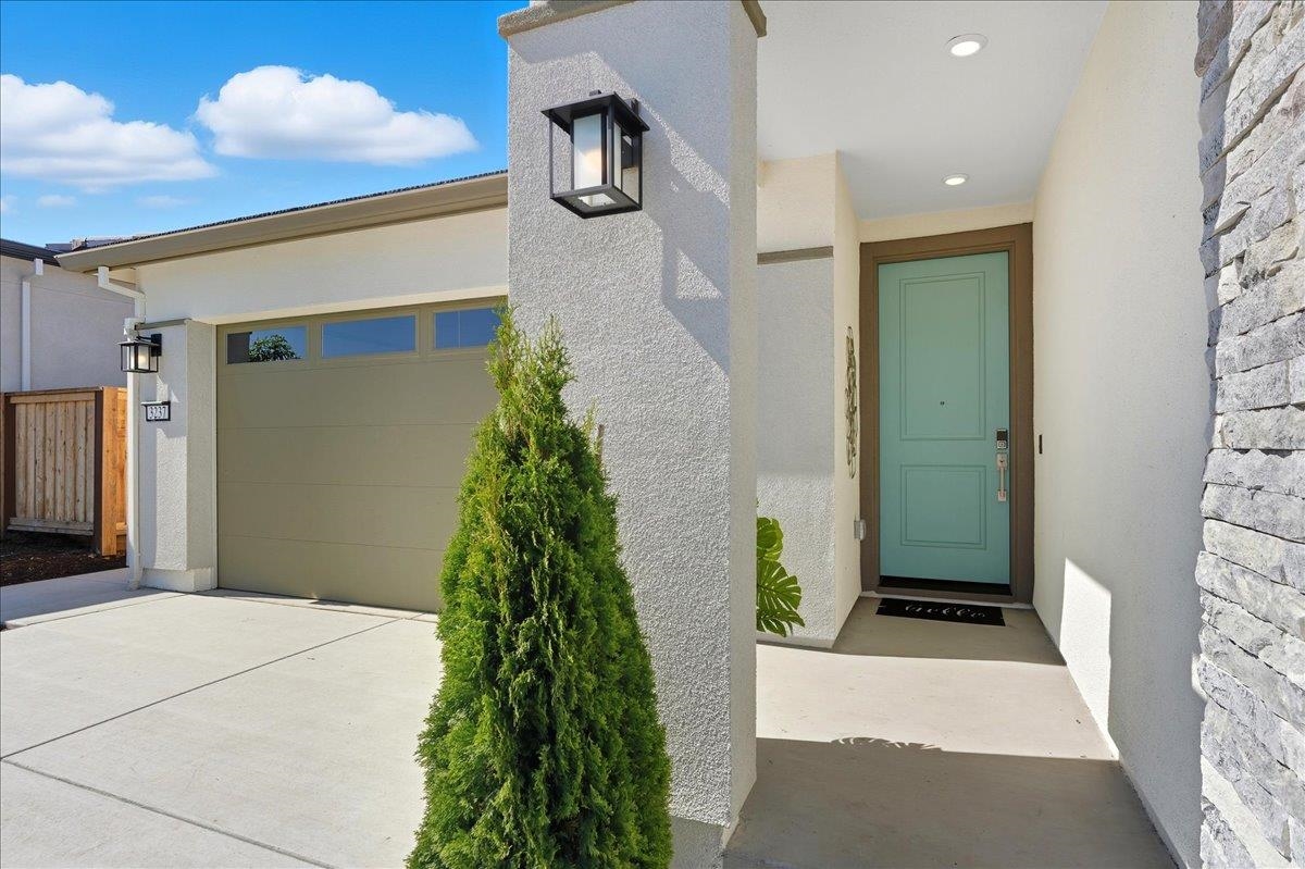 Detail Gallery Image 2 of 24 For 3237 Woody Way, Hollister,  CA 95023 - 2 Beds | 2 Baths