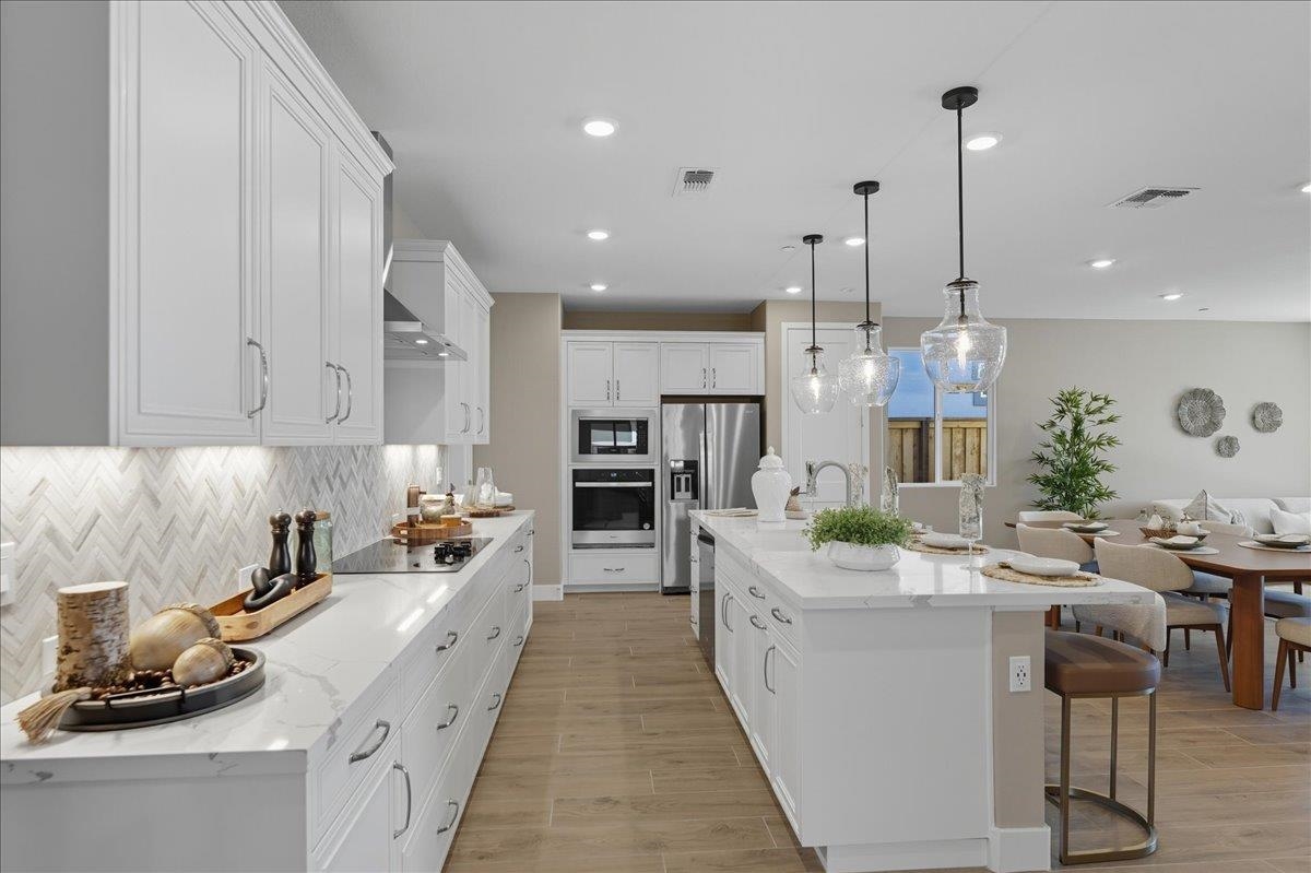 Detail Gallery Image 4 of 24 For 3237 Woody Way, Hollister,  CA 95023 - 2 Beds | 2 Baths