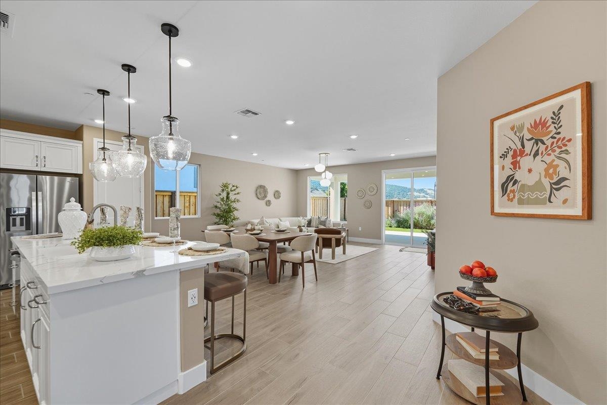 Detail Gallery Image 5 of 24 For 3237 Woody Way, Hollister,  CA 95023 - 2 Beds | 2 Baths