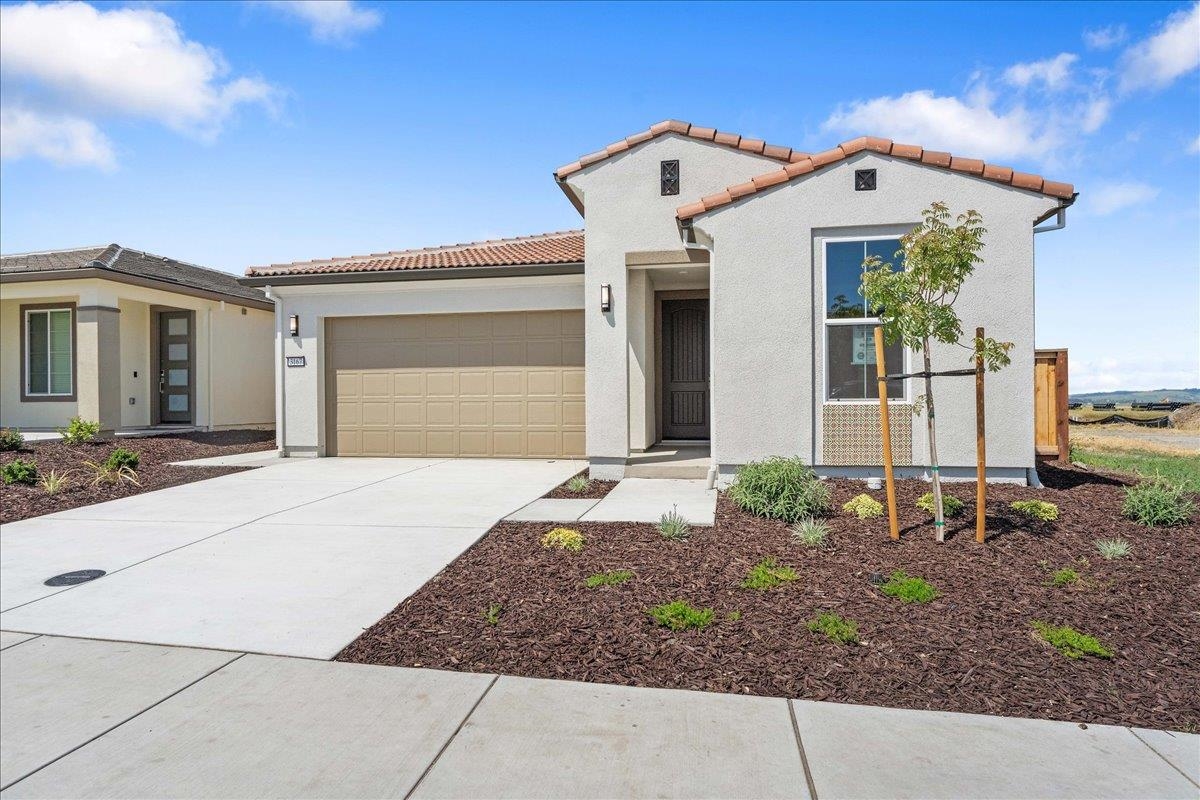 Detail Gallery Image 1 of 26 For 3167 Woody Way, Hollister,  CA 95023 - 2 Beds | 2 Baths