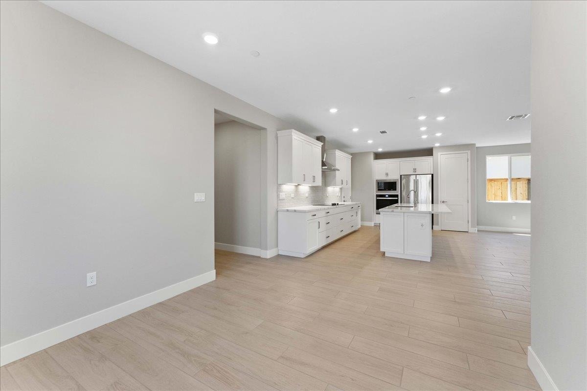 Detail Gallery Image 13 of 26 For 3167 Woody Way, Hollister,  CA 95023 - 2 Beds | 2 Baths