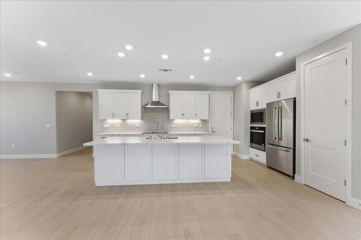 Detail Gallery Image 8 of 26 For 3167 Woody Way, Hollister,  CA 95023 - 2 Beds | 2 Baths