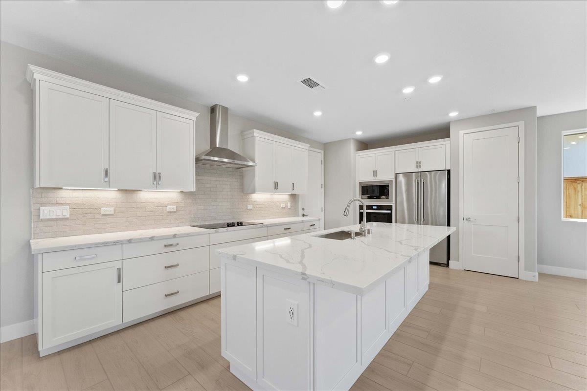 Detail Gallery Image 9 of 26 For 3167 Woody Way, Hollister,  CA 95023 - 2 Beds | 2 Baths