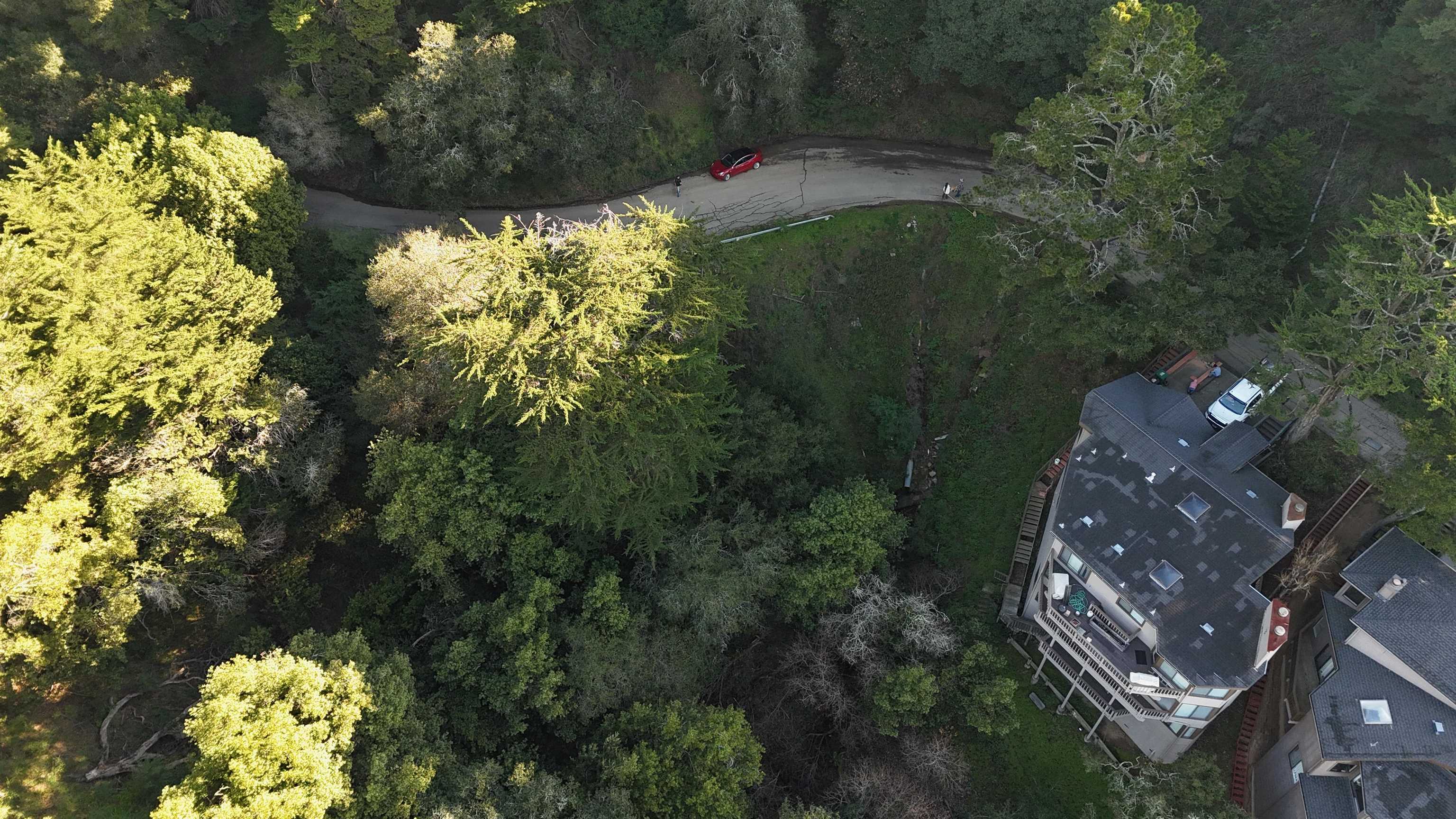 Detail Gallery Image 5 of 9 For 6059 Girvin Dr, Oakland,  CA 94611 - – Beds | – Baths